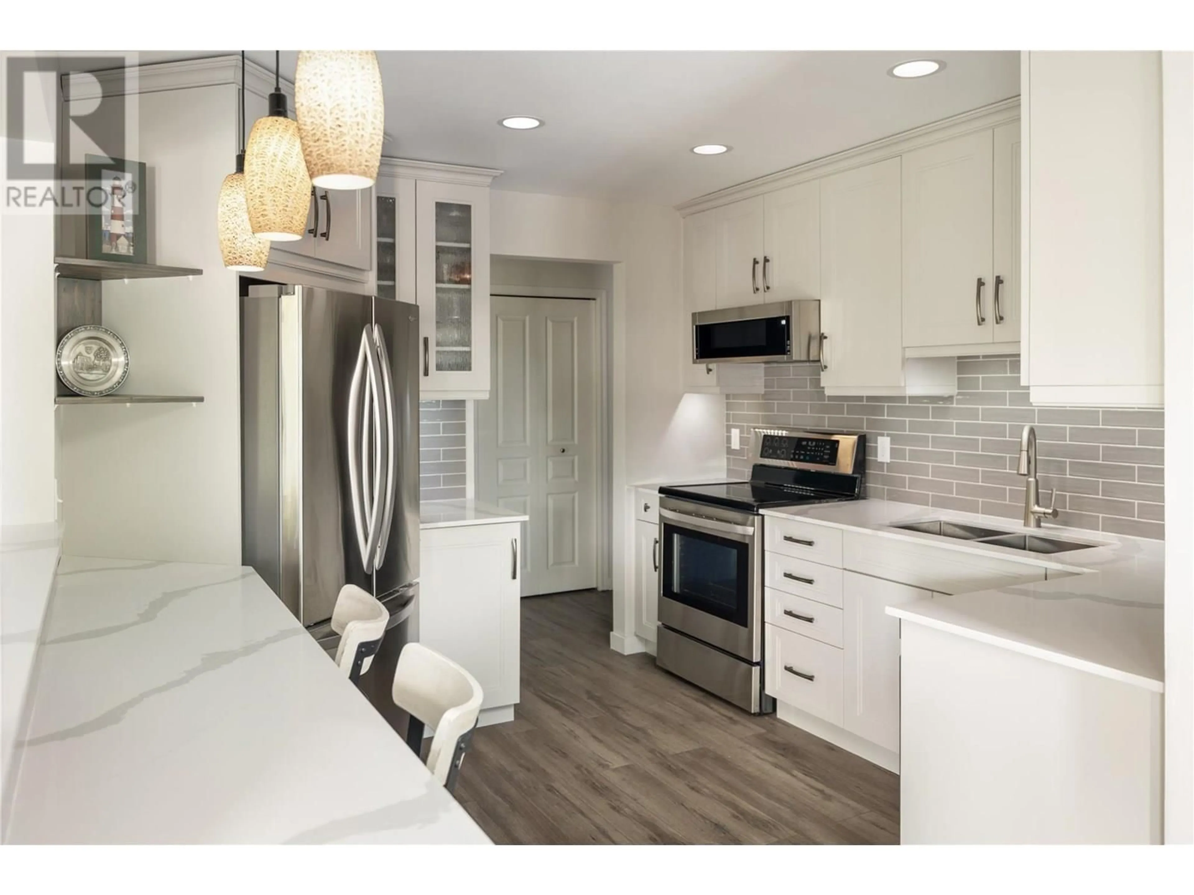 Open concept kitchen, unknown for 302 - 727 HOUGHTON ROAD, Kelowna British Columbia V1X7J7