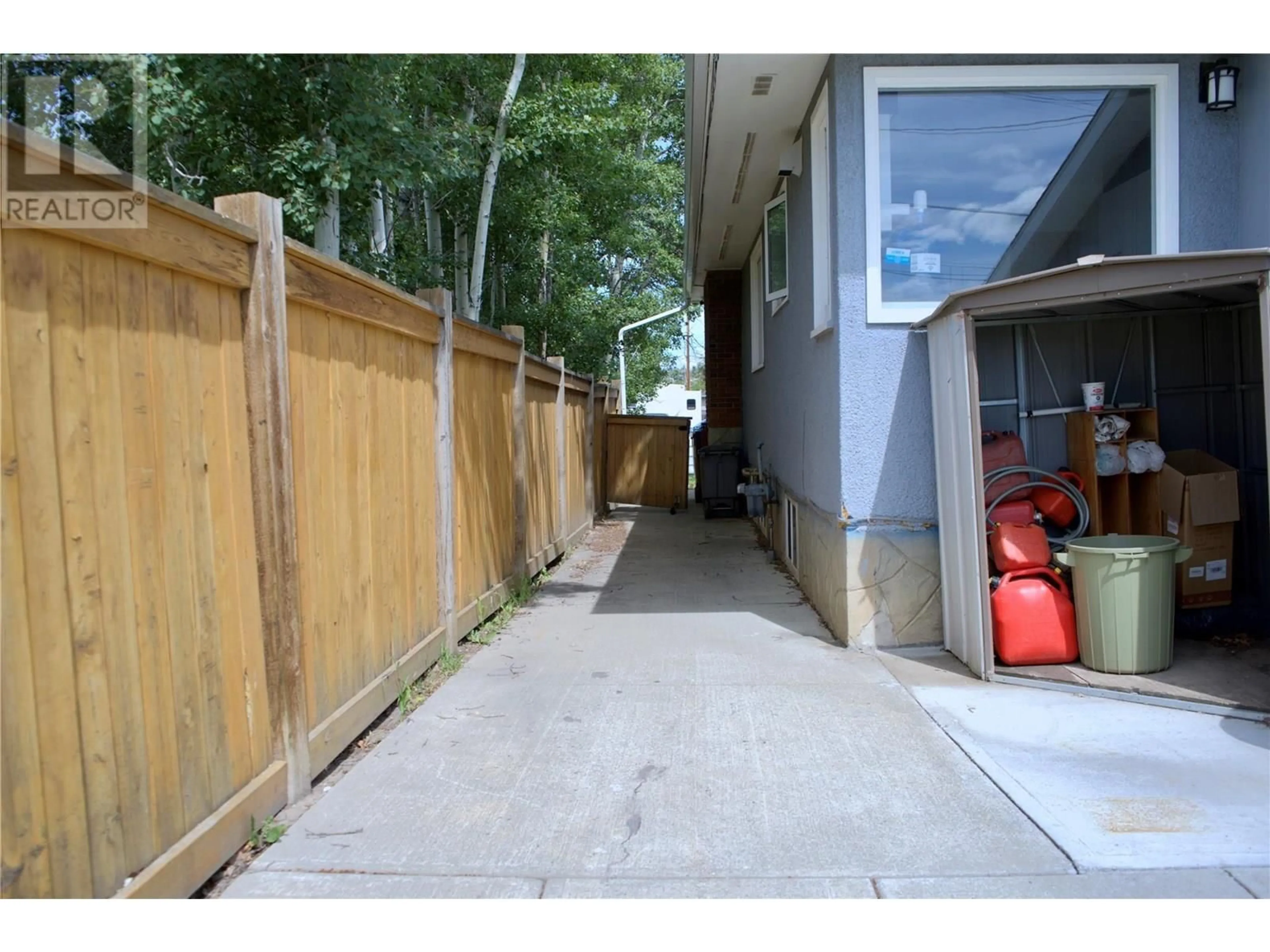 Patio, street for 873 107 AVENUE, Dawson Creek British Columbia V1G2R3