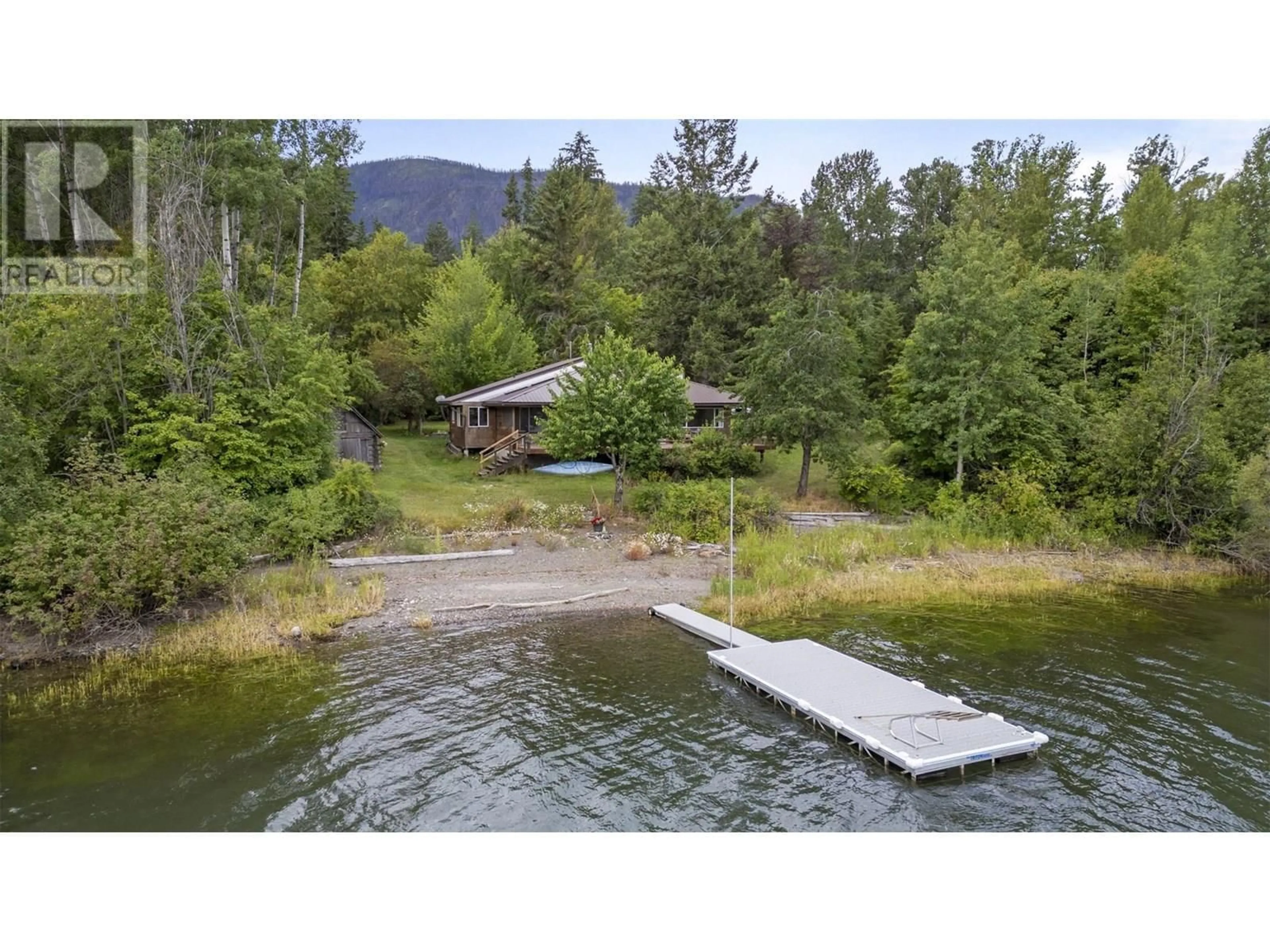 A pic from outside/outdoor area/front of a property/back of a property/a pic from drone, water/lake/river/ocean view for 753 COUBEAUX PLACE, Sorrento British Columbia V0E2W1