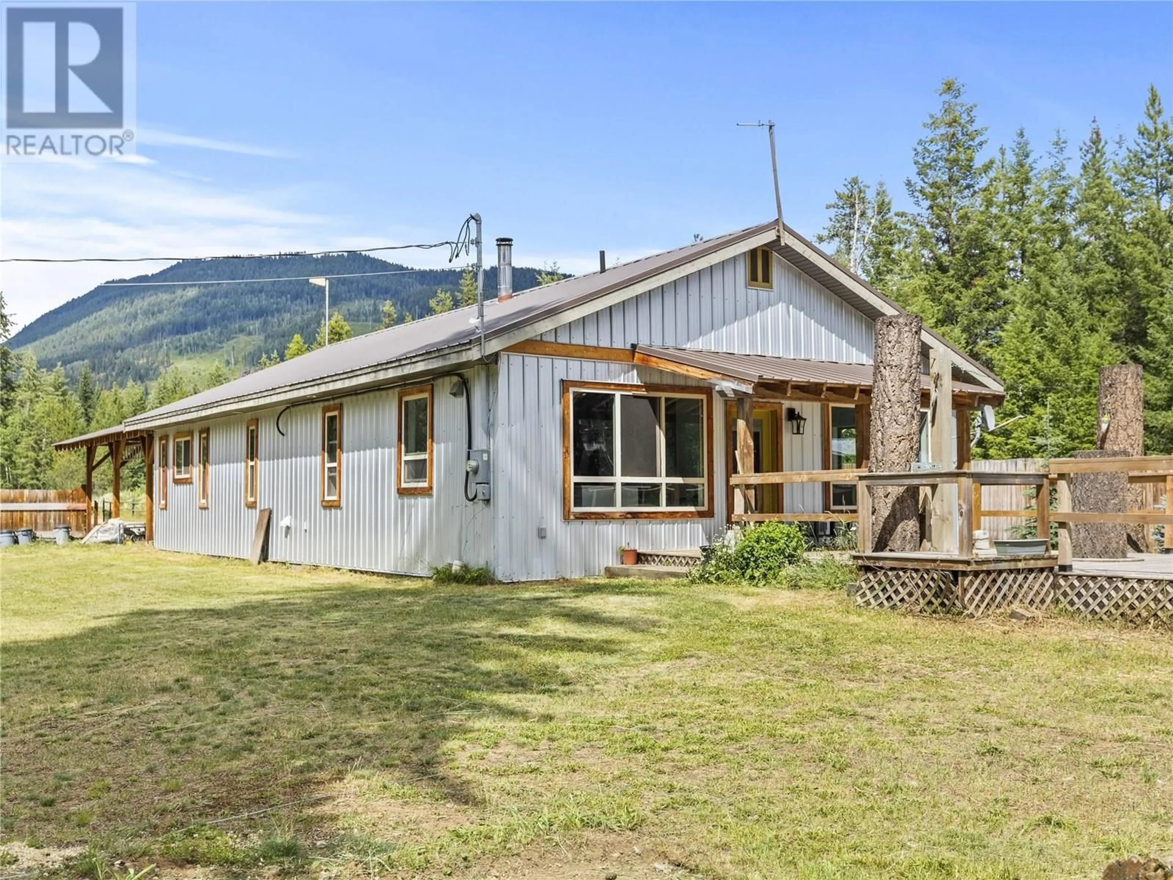 A pic from outside/outdoor area/front of a property/back of a property/a pic from drone, mountain view for 3272 BARRIERE LAKES ROAD, Barriere British Columbia V0E1E0