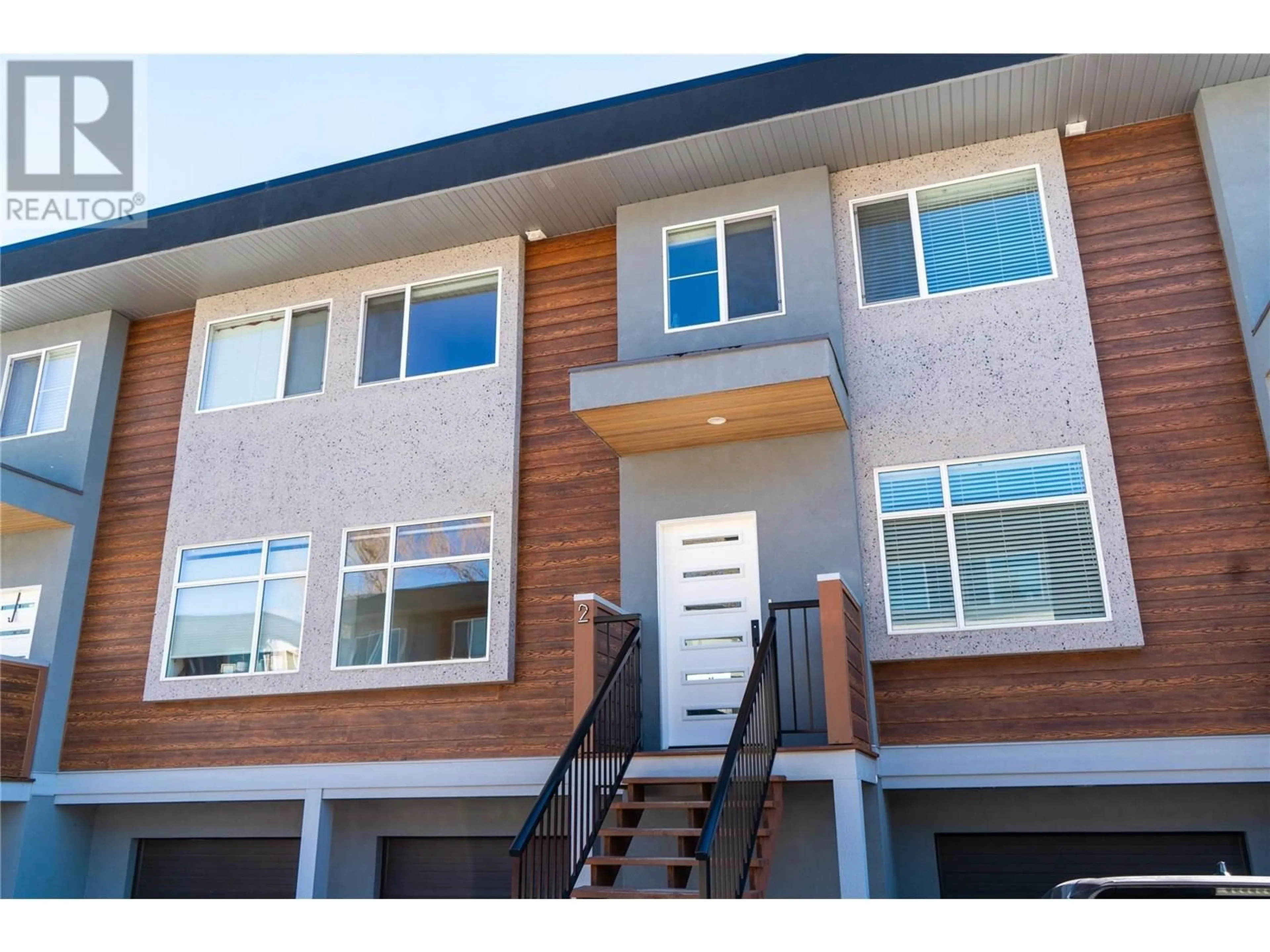 Home with vinyl exterior material, street for 2 - 5400 WILLOW DRIVE, Vernon British Columbia V1T7R3
