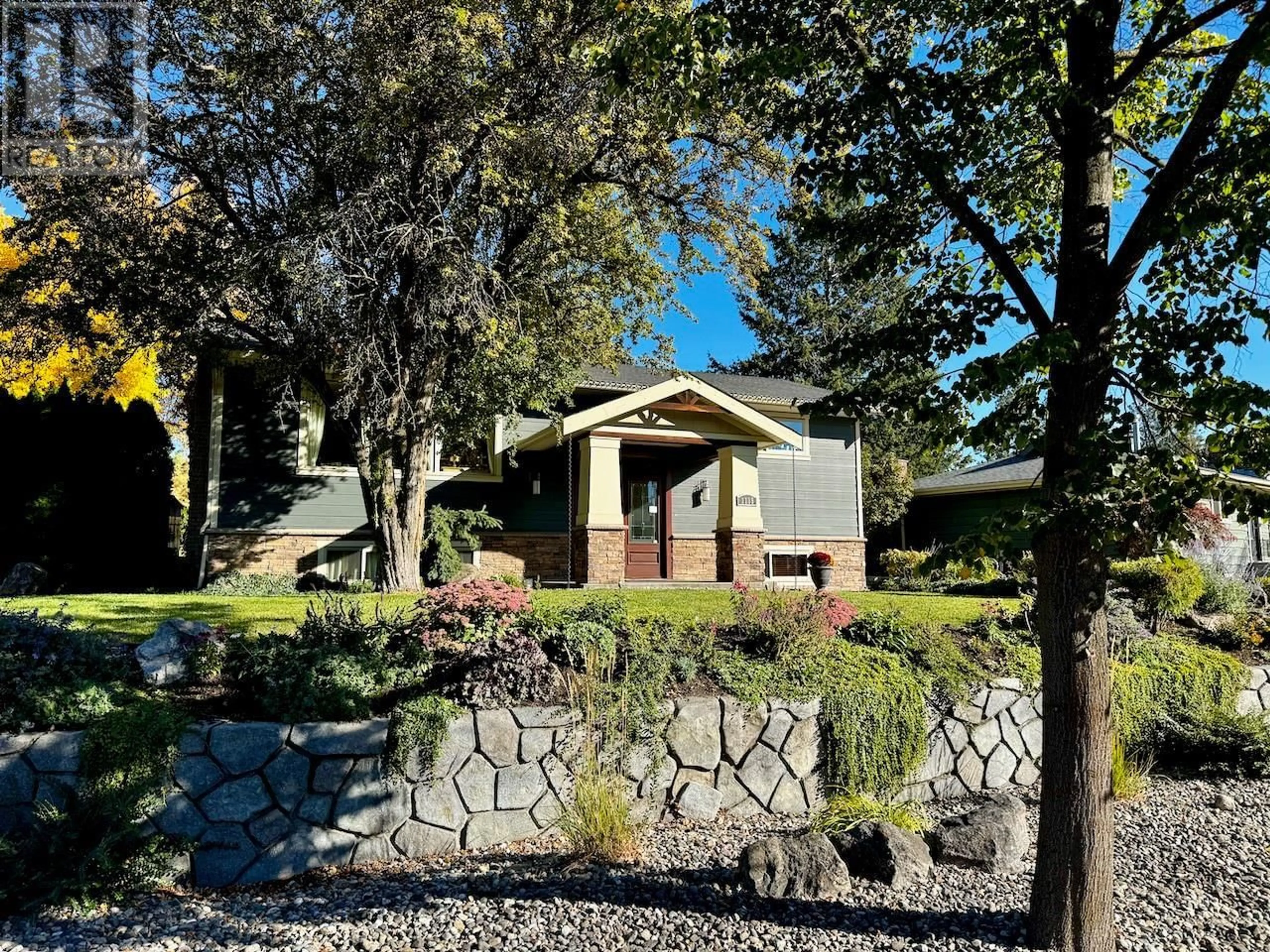 Unknown for 1115 PINECREST LANE, Kelowna British Columbia V1Y4L4