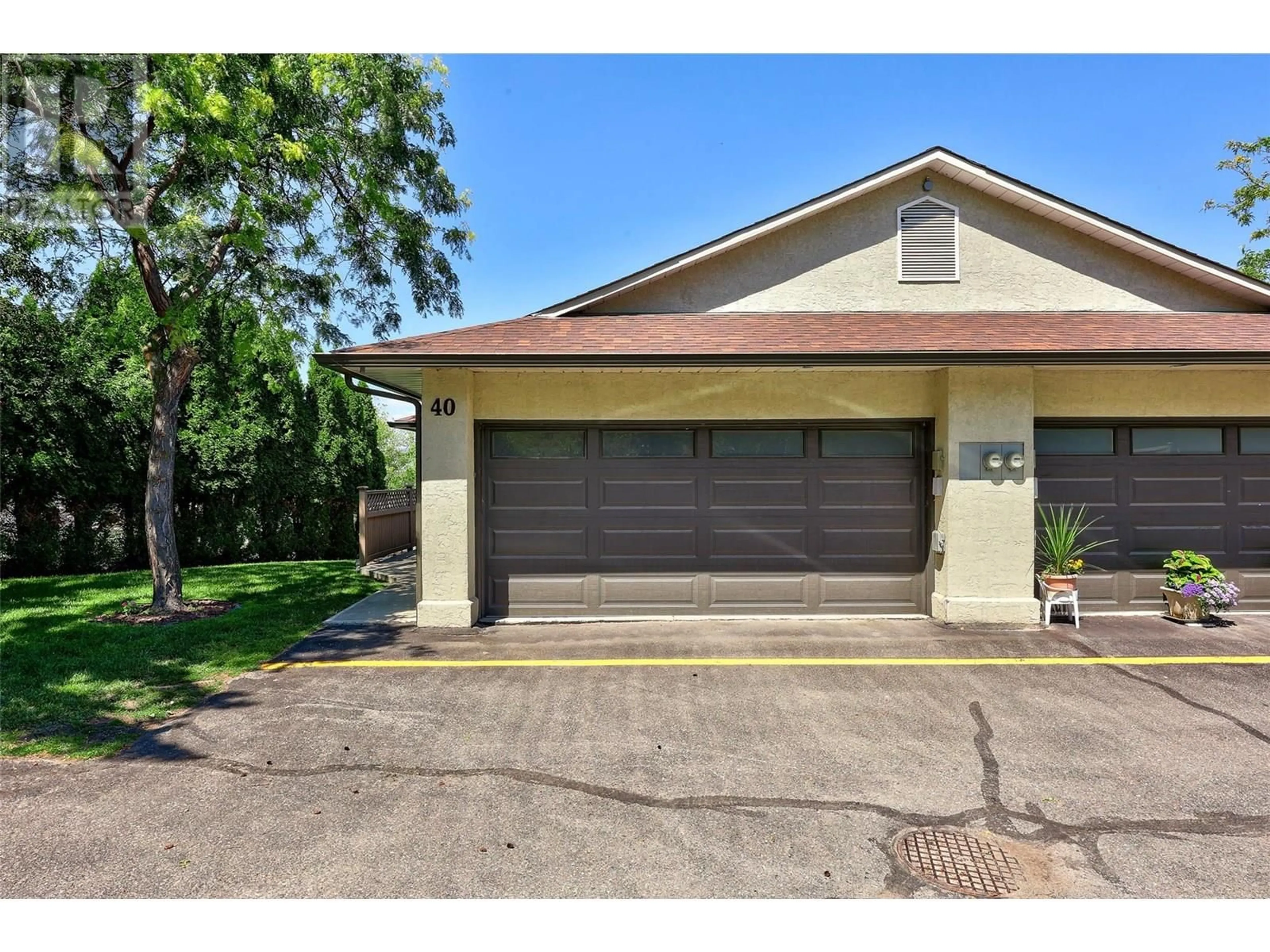 Indoor garage for 40 - 1580 SPRINGHILL DRIVE, Kamloops British Columbia V2E2H1