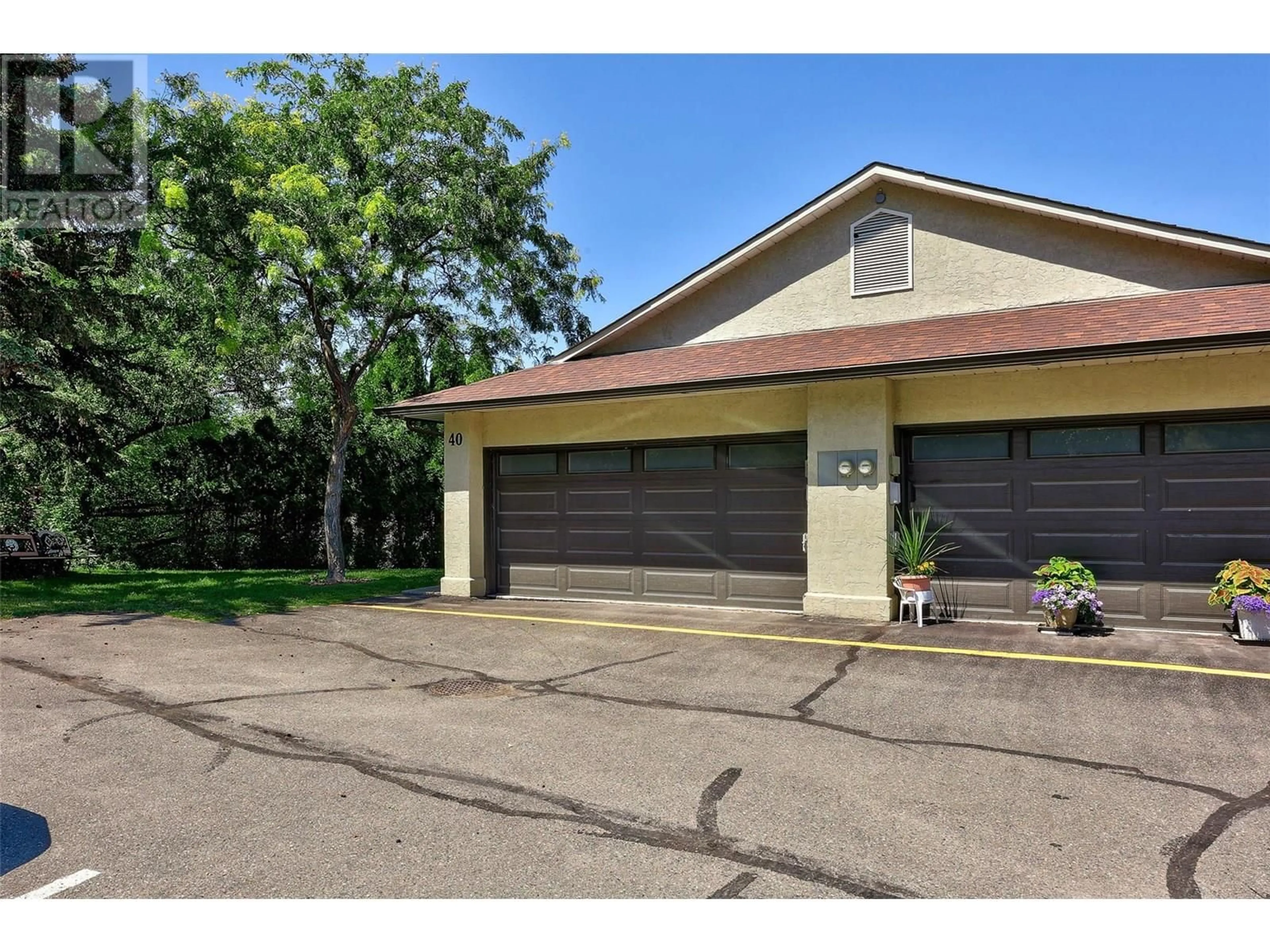 Indoor garage for 40 - 1580 SPRINGHILL DRIVE, Kamloops British Columbia V2E2H1