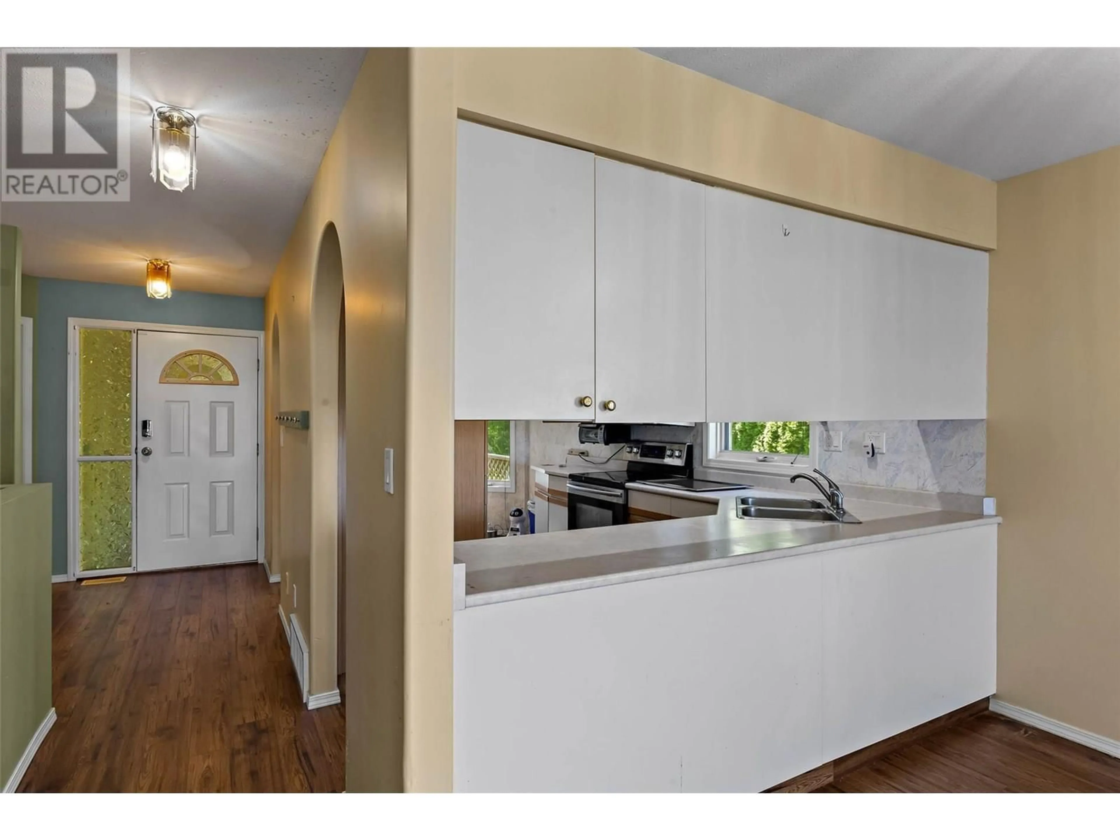 Standard kitchen, wood/laminate floor for 40 - 1580 SPRINGHILL DRIVE, Kamloops British Columbia V2E2H1