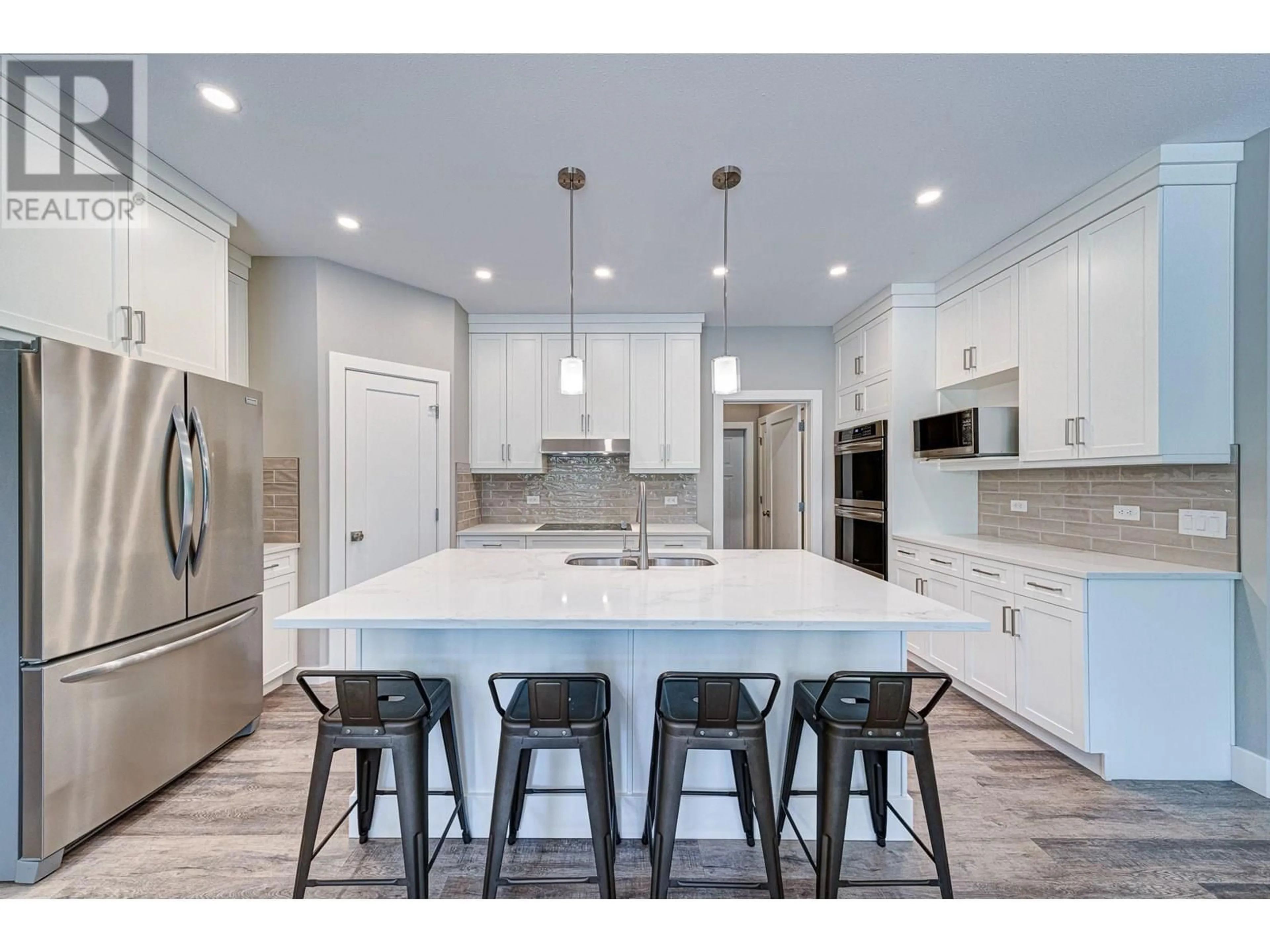 Contemporary kitchen, ceramic/tile floor for 2041 GOLDEN EAGLE DRIVE, Sparwood British Columbia V0B2G2