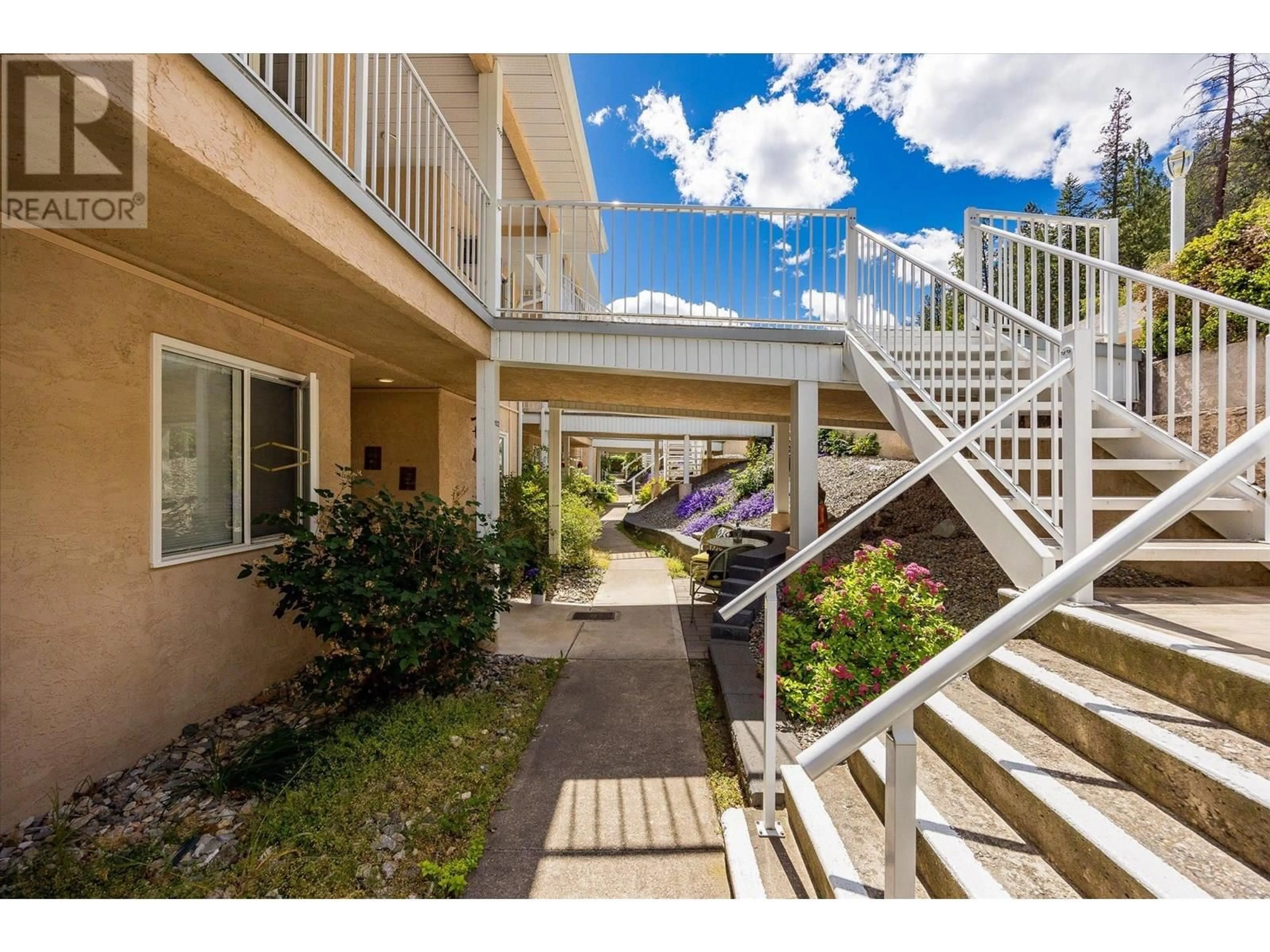 Patio, street for 102 - 4630A PONDEROSA DRIVE, Peachland British Columbia V0H1X5