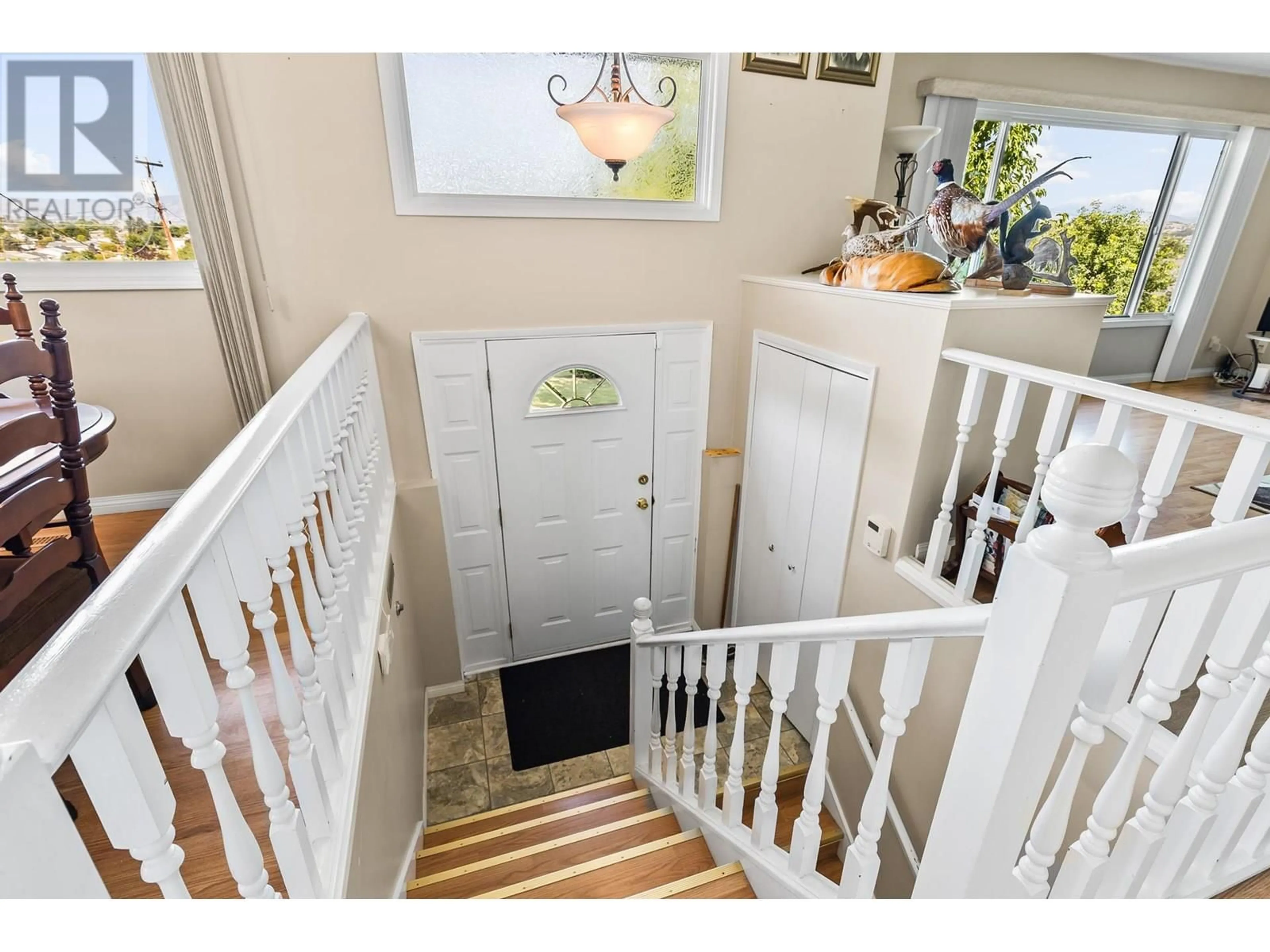 Indoor entryway for 465 SEAFORD ROAD, Kelowna British Columbia V1X5L3