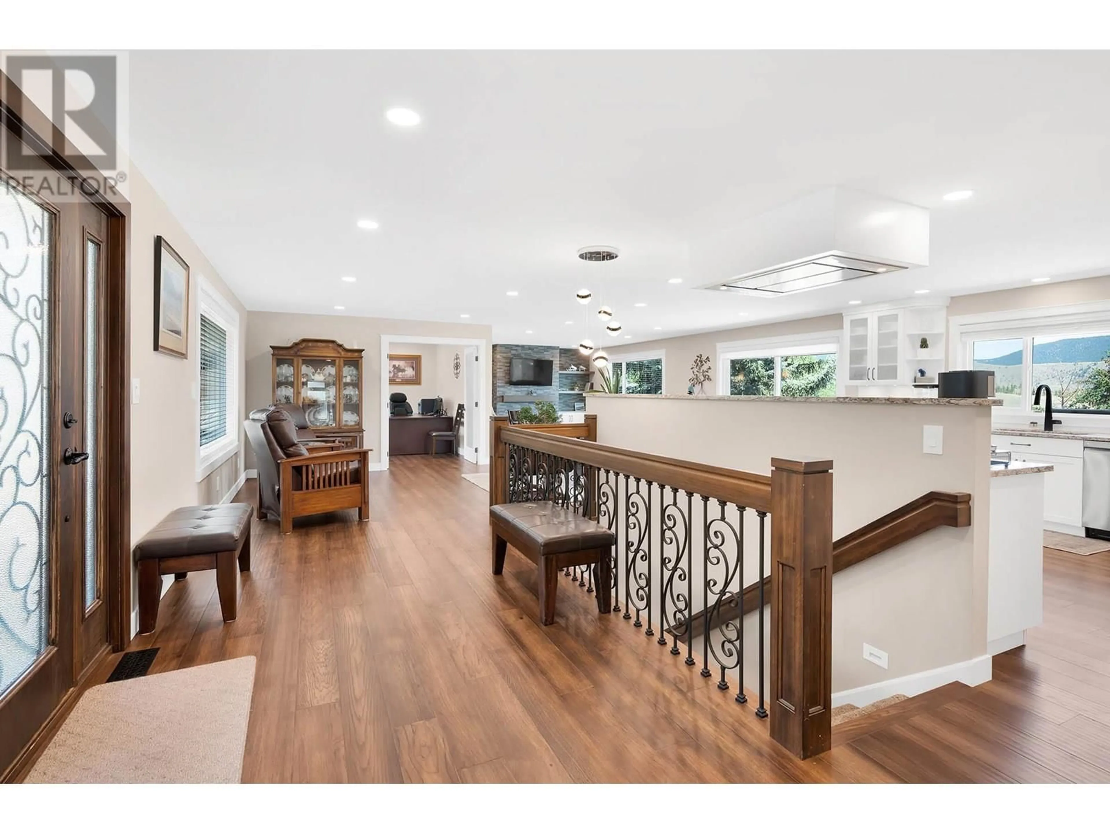 Unknown for 6102 MEADOWLAND CRESCENT SOUTH, Kamloops British Columbia V2C6X3