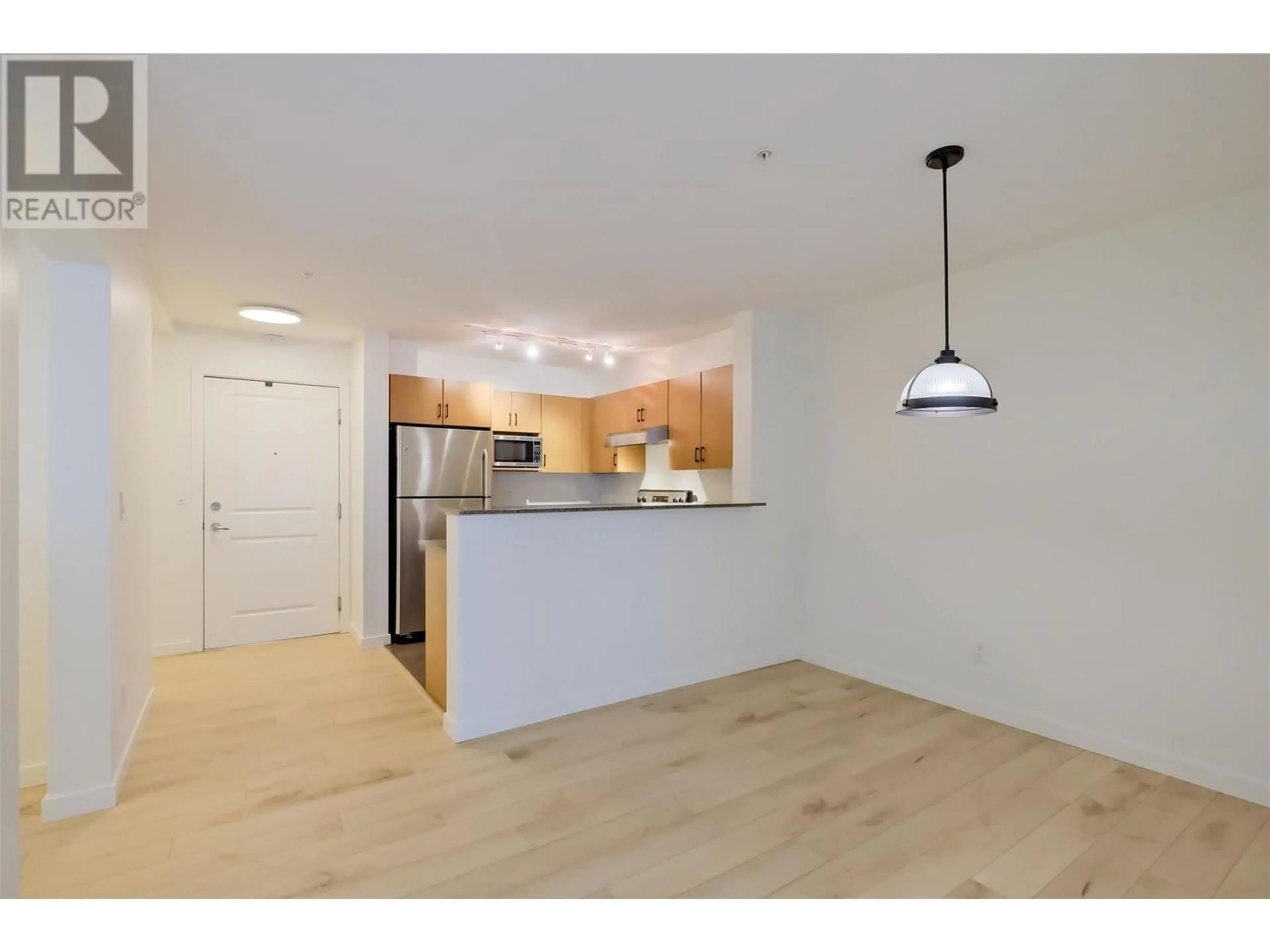 Unknown for 202 - 571 YATES ROAD, Kelowna British Columbia V1V2V5
