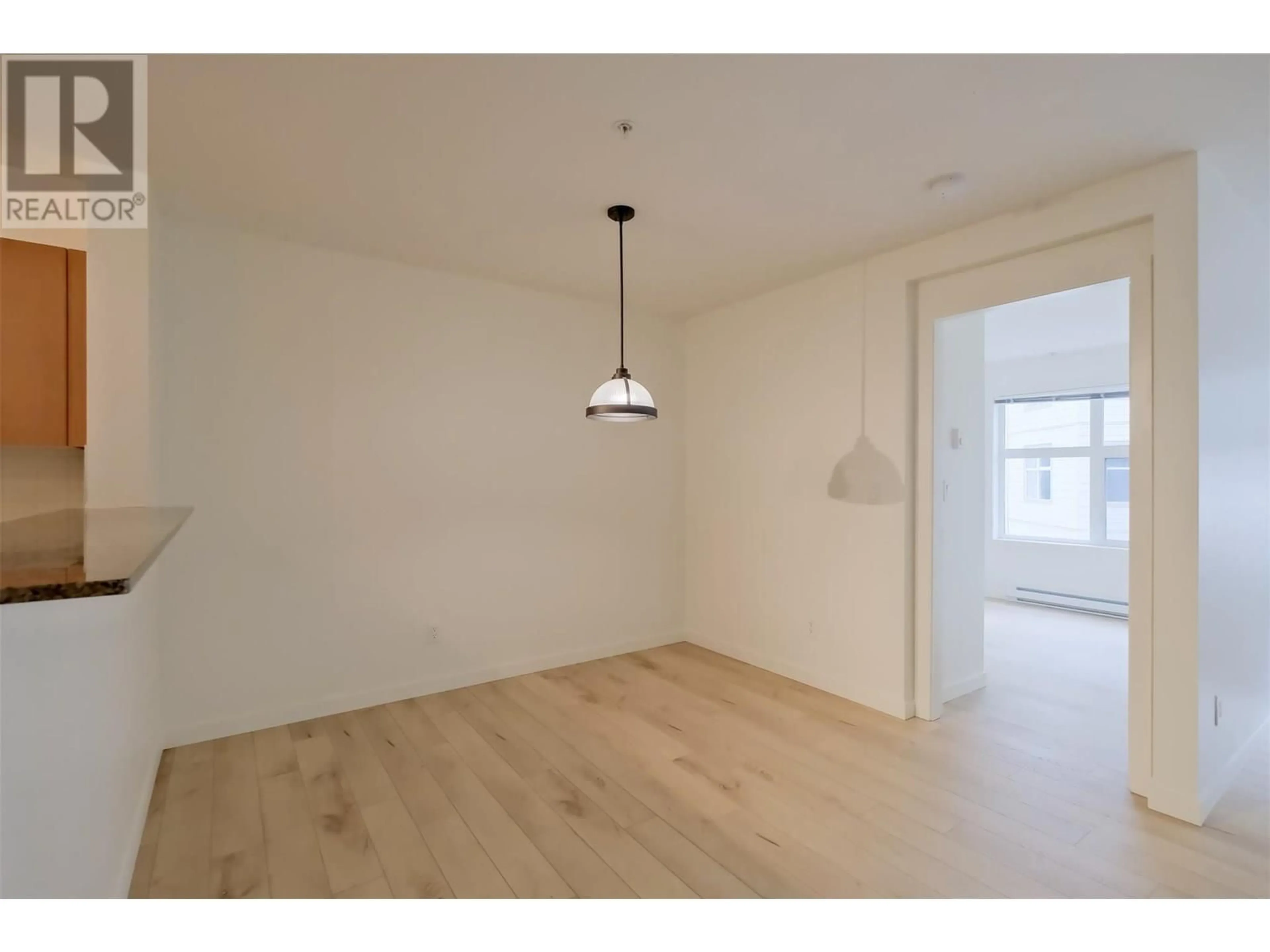 A pic of a room for 202 - 571 YATES ROAD, Kelowna British Columbia V1V2V5