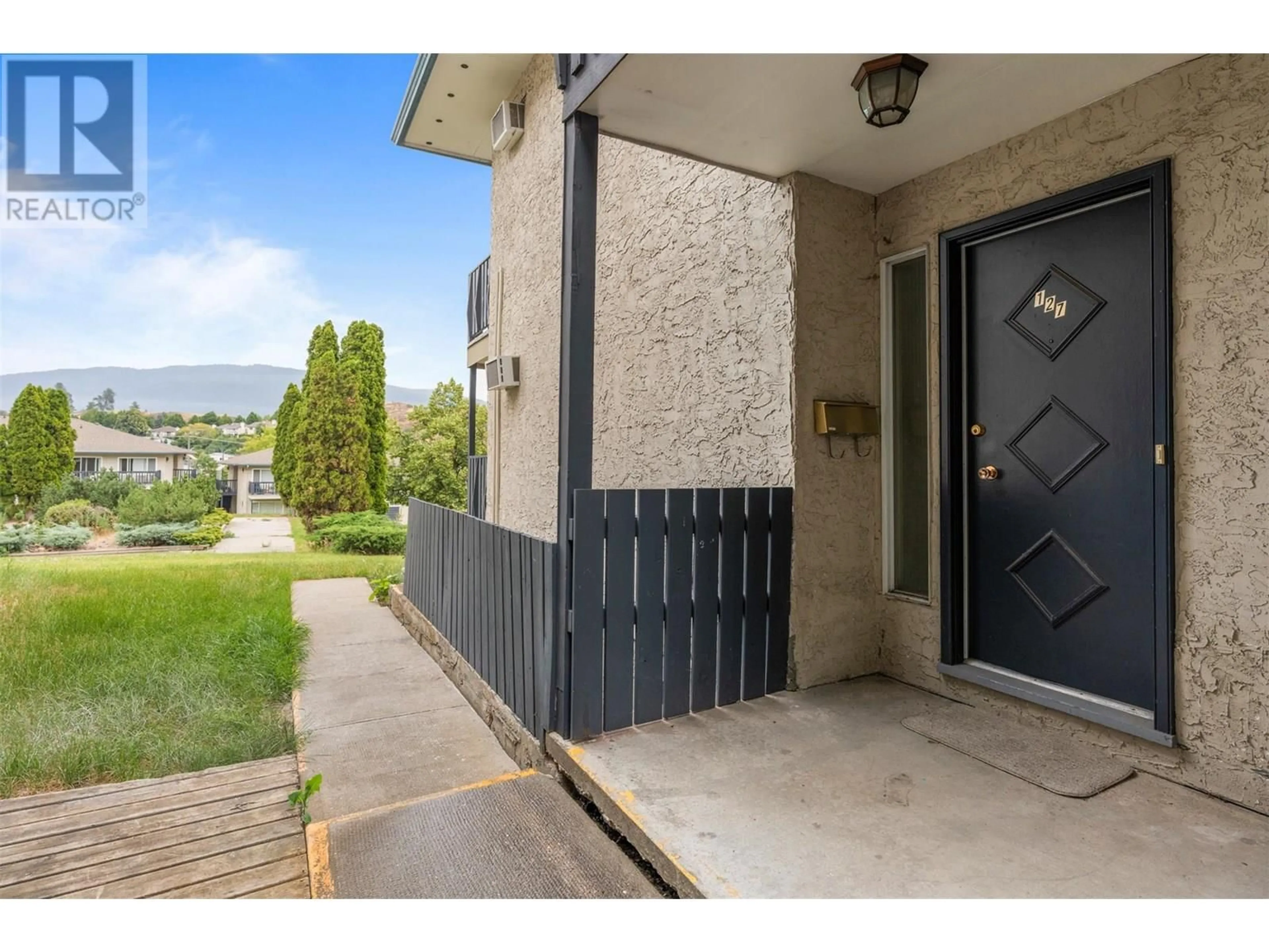 Indoor entryway for 127 - 3505 38 STREET, Vernon British Columbia V1T6X1