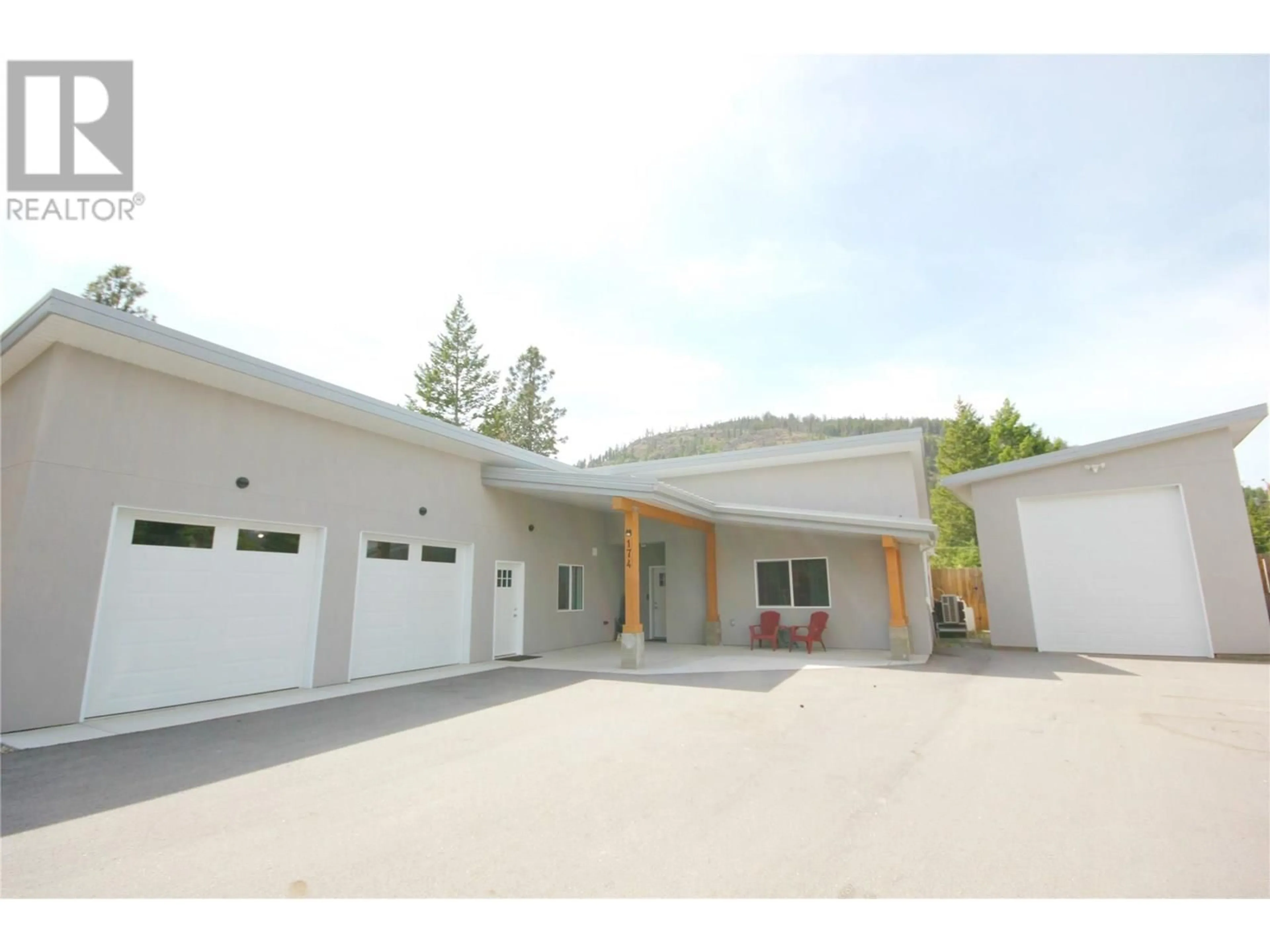Unknown for 174 CROWN CRESCENT, Vernon British Columbia V1H2C3