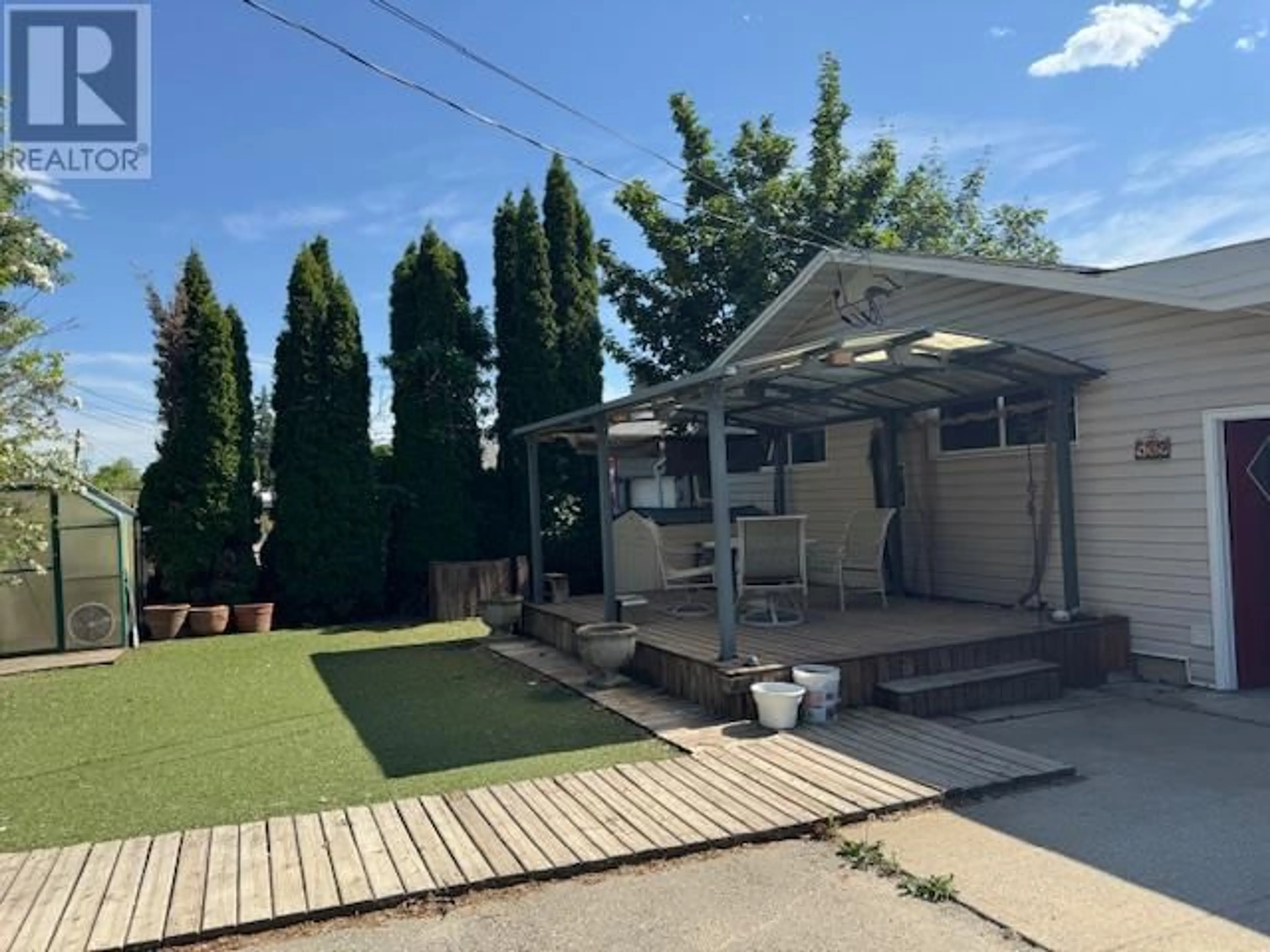 Patio, street for 532 6TH. AVENUE NORTH, Creston British Columbia V0B1G0