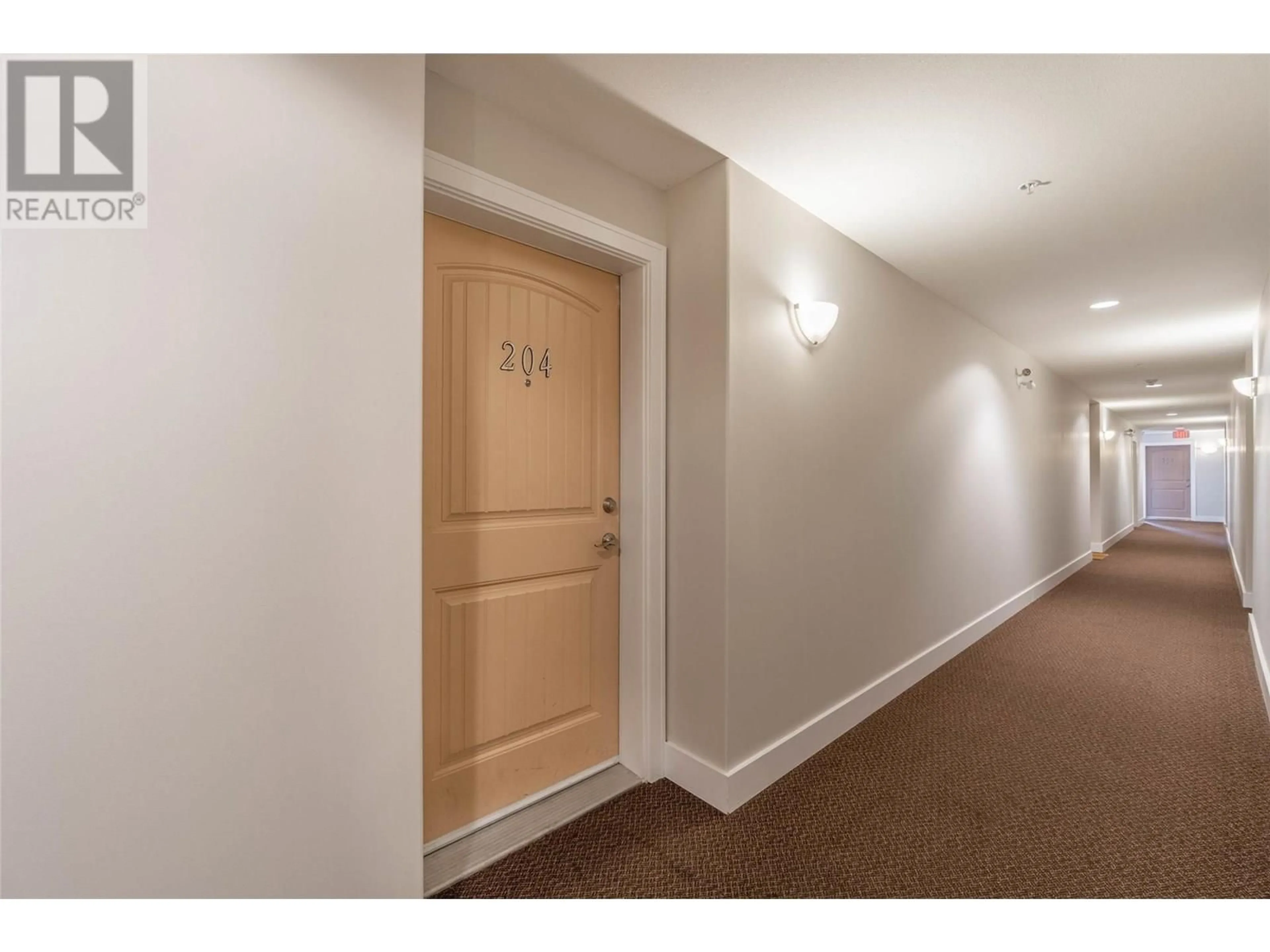 Indoor foyer for 204 - 240 WADE AVENUE W AVENUE, Penticton British Columbia V2A1T8