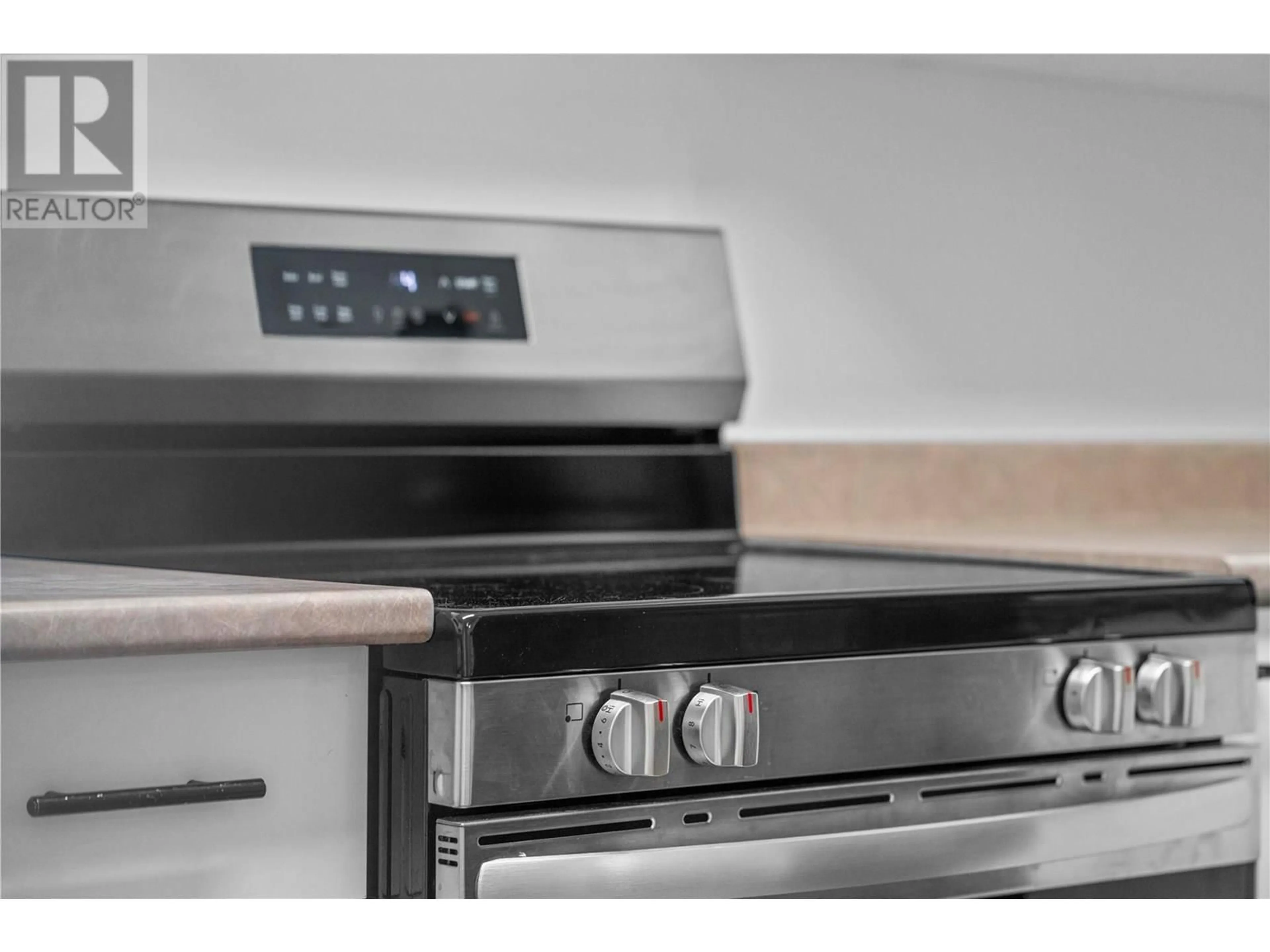 Standard kitchen, unknown for 405 - 629 LANSDOWNE STREET, Kamloops British Columbia V2C1Y6