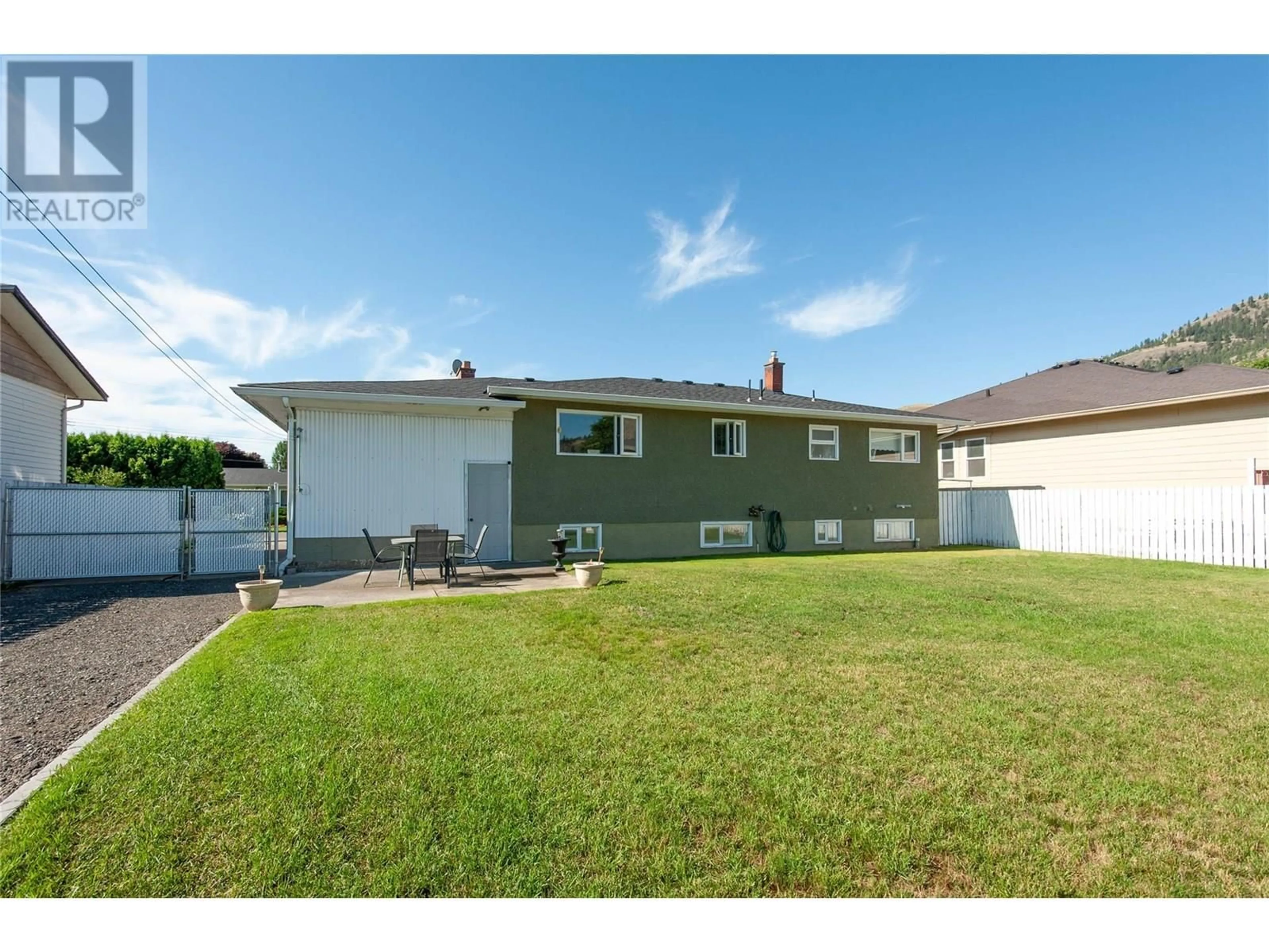 A pic from outside/outdoor area/front of a property/back of a property/a pic from drone, street for 834 CRAMOND ROAD, Kamloops British Columbia V2B6J9