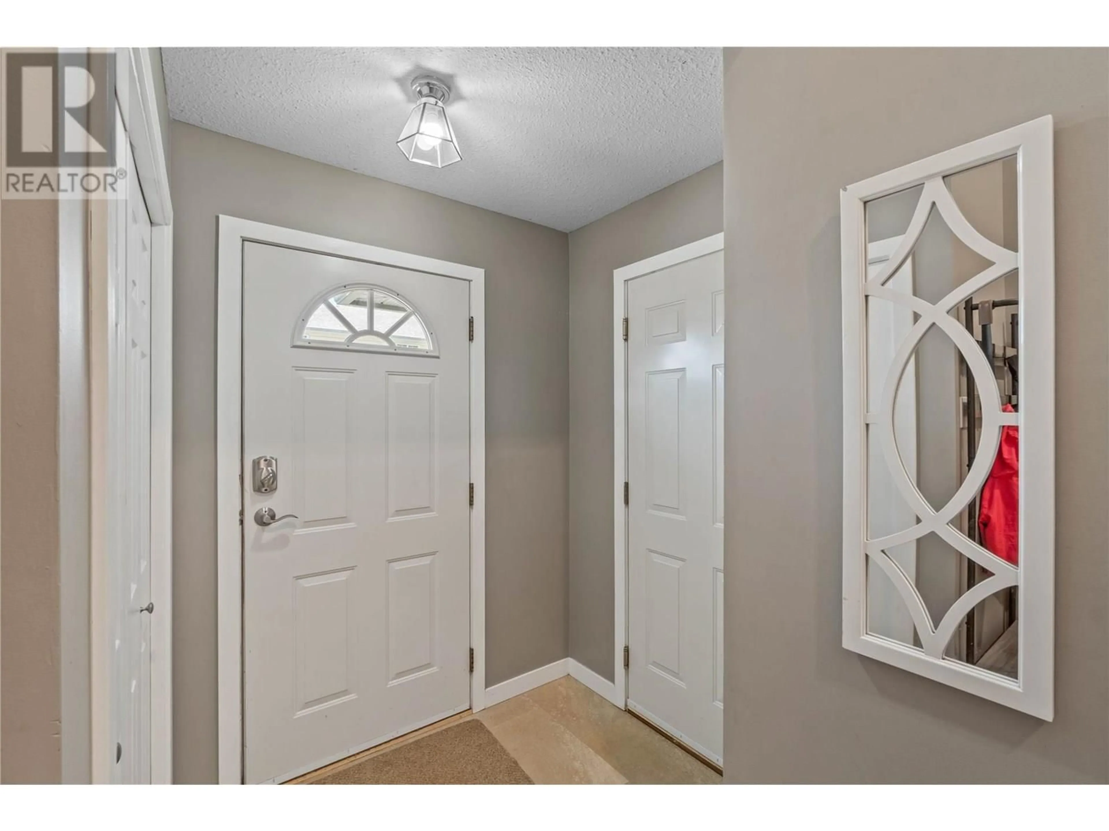 Indoor entryway for 12 - 2020 ROBSON PLACE, Kamloops British Columbia V2E2N2