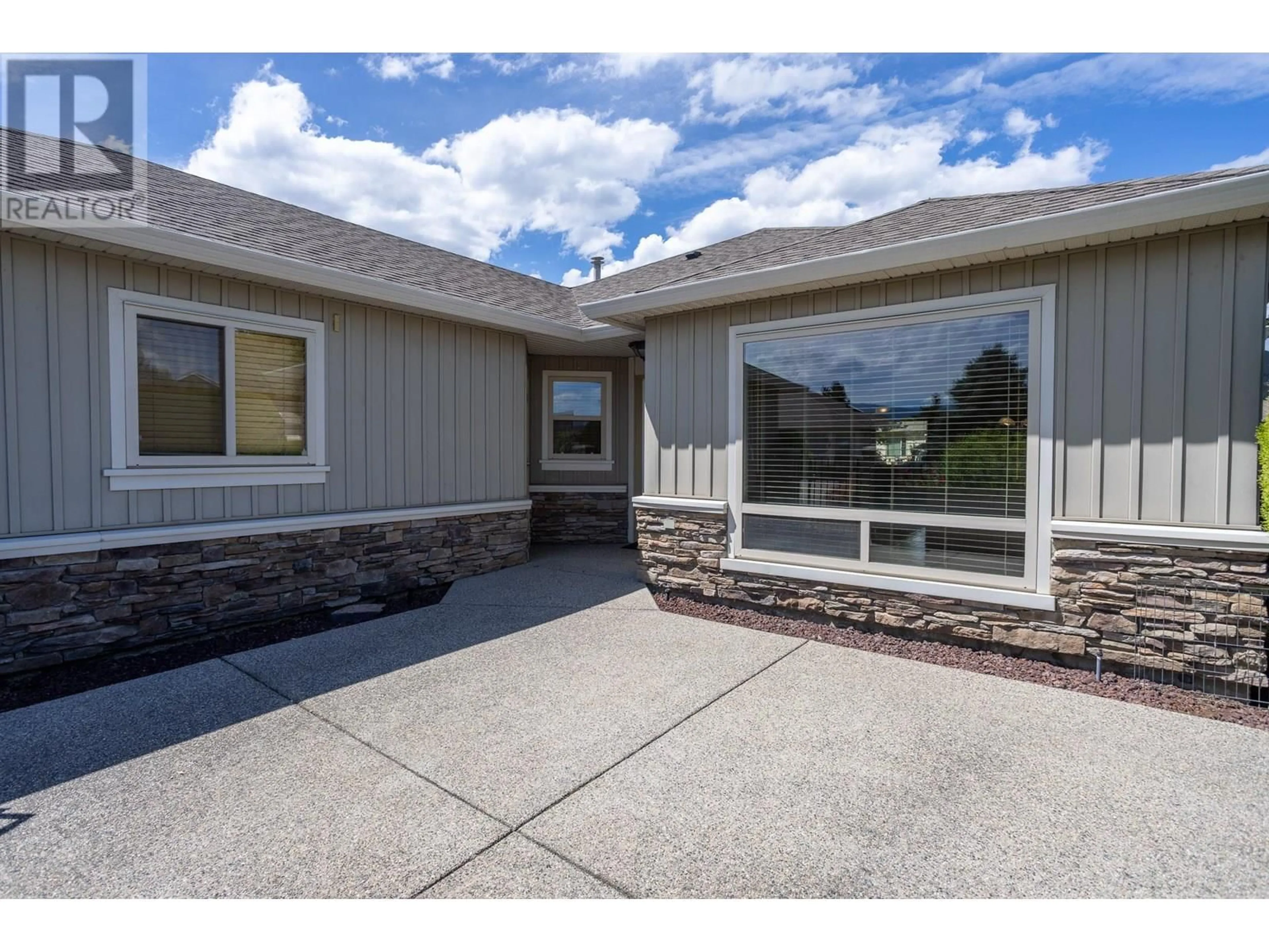Home with vinyl exterior material, unknown for 223 - 2365 STILLINGFLEET ROAD, Kelowna British Columbia V1W4X5