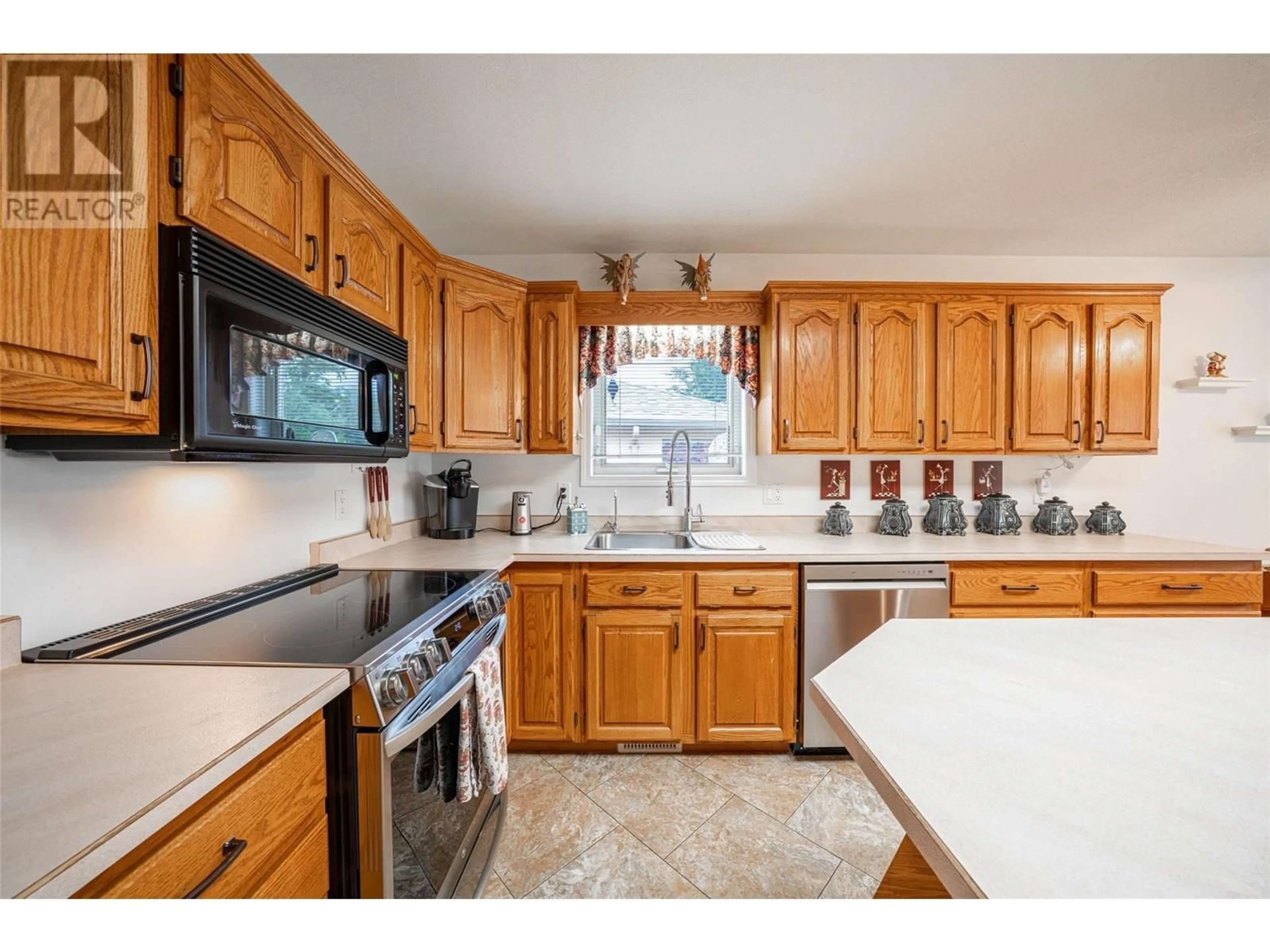Standard kitchen, ceramic/tile floor for 15 - 2595 CATHERINE PLACE, Armstrong British Columbia V0E1B1