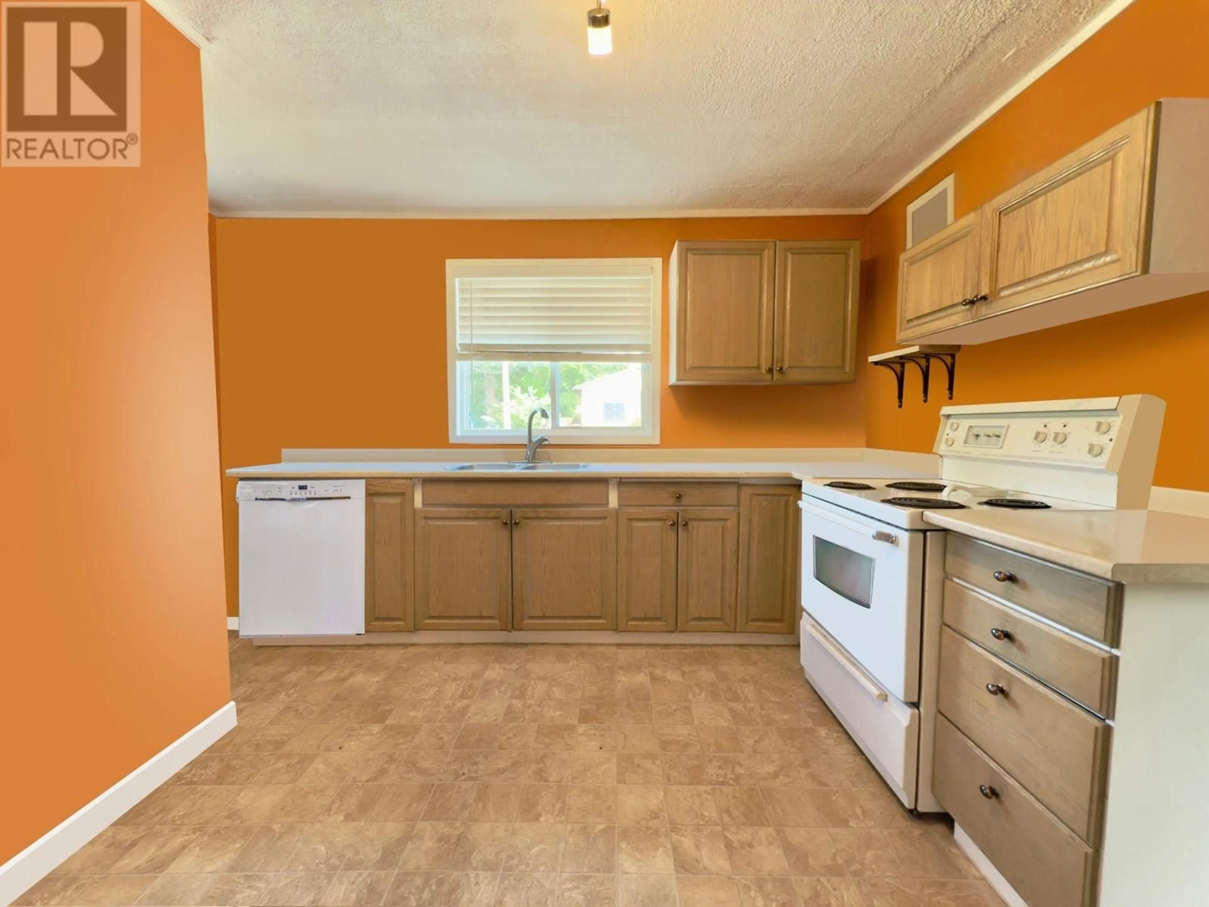Standard kitchen, unknown for 1802 31 STREET, Vernon British Columbia V1T5G9
