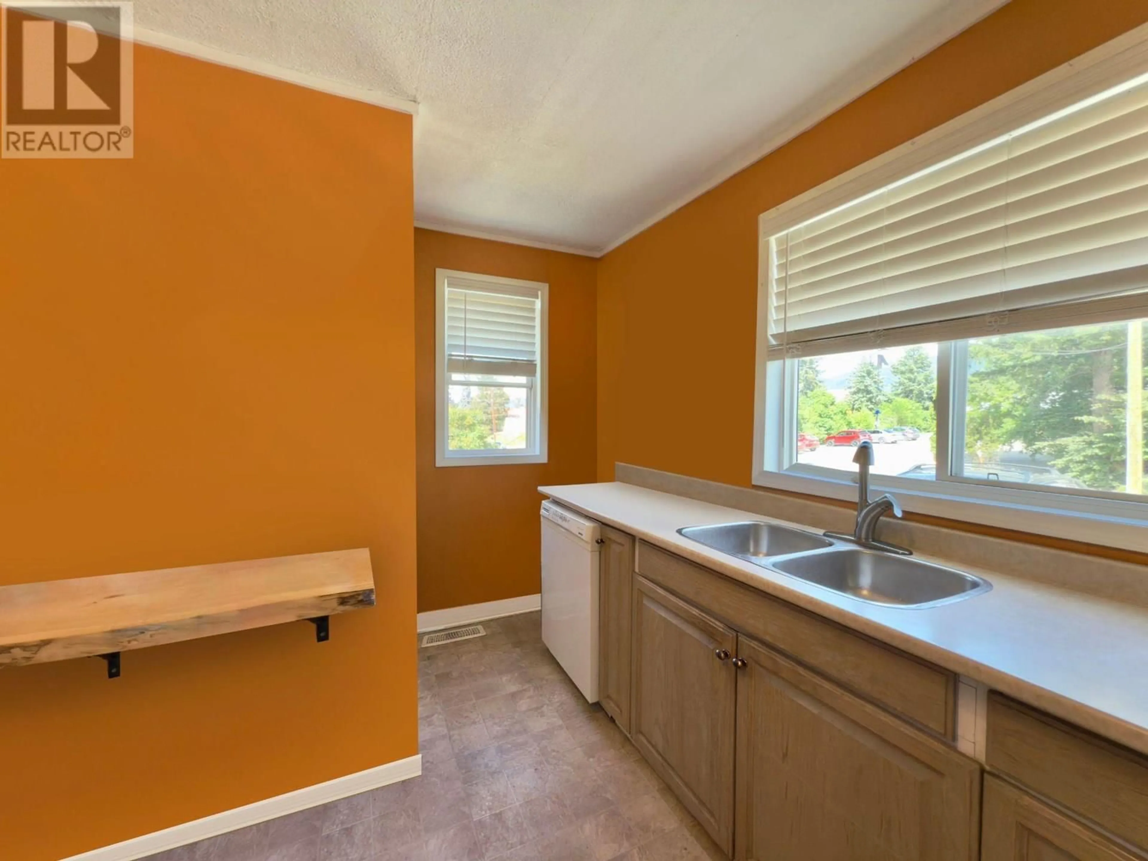 Unknown for 1802 31 STREET, Vernon British Columbia V1T5G9