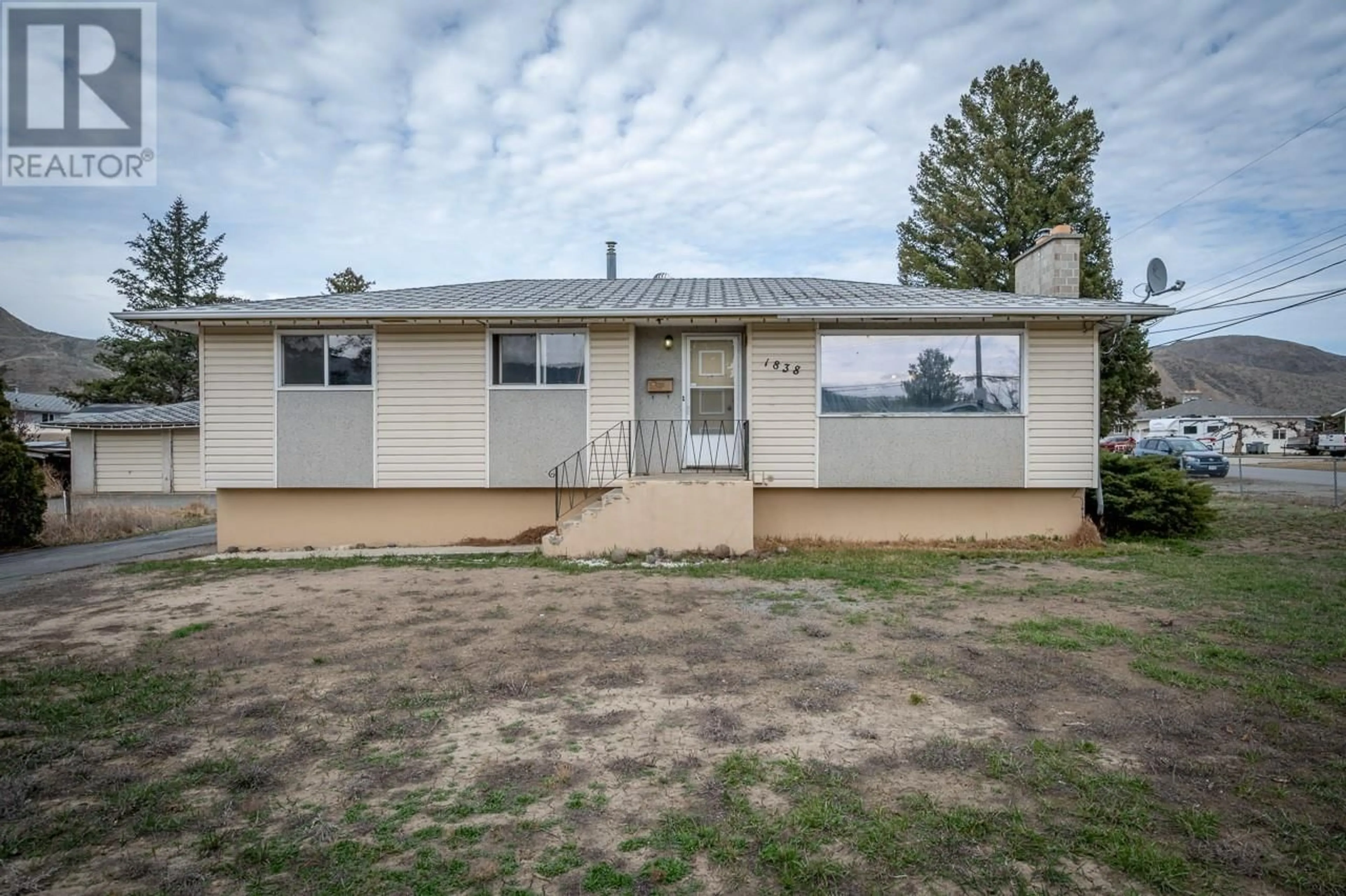 Home with vinyl exterior material, street for 1838 FLEETWOOD AVENUE, Kamloops British Columbia V2B4S1