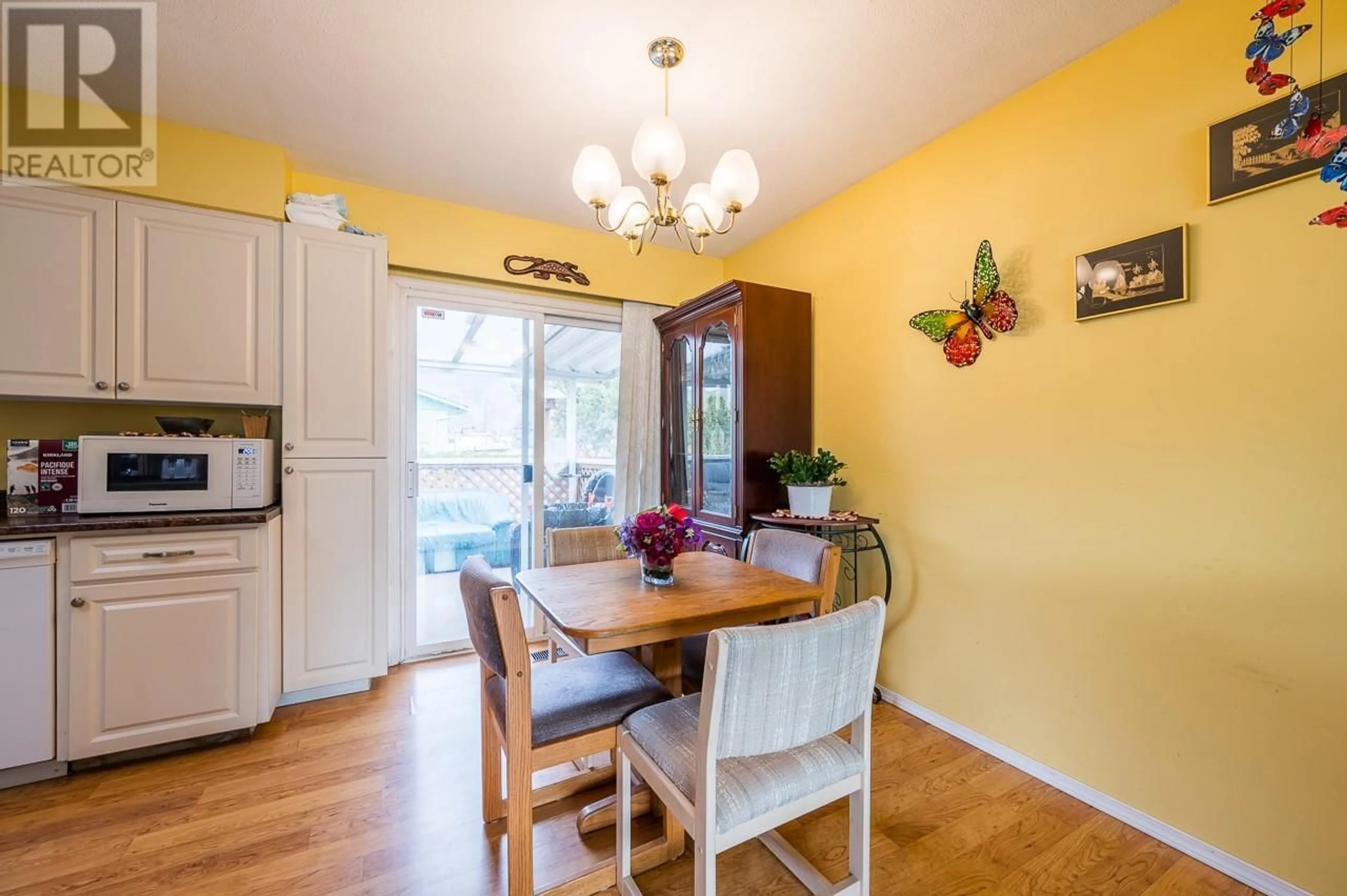 Dining room, wood/laminate floor for 1838 FLEETWOOD AVENUE, Kamloops British Columbia V2B4S1