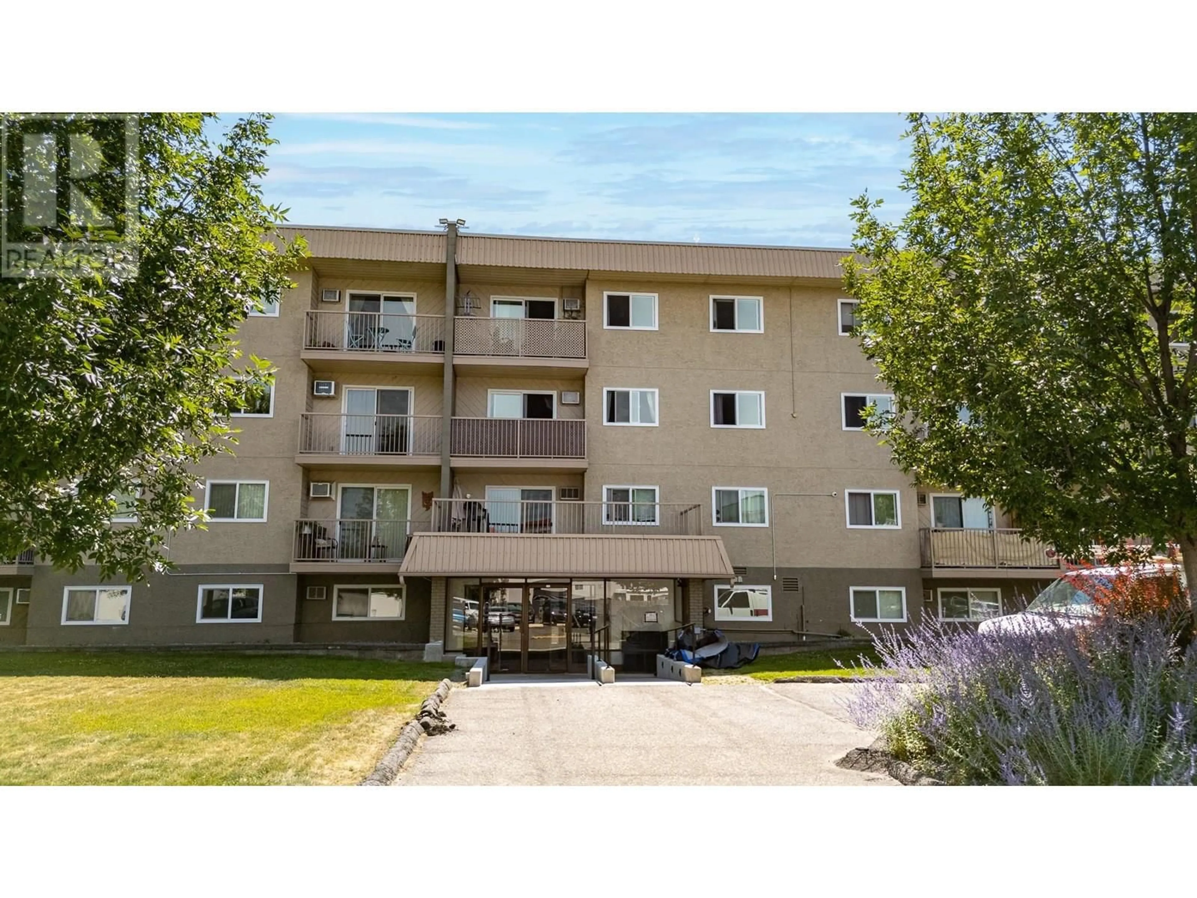 Patio, building for 312 - 130 SKAHA PLACE, Penticton British Columbia V2A7J6