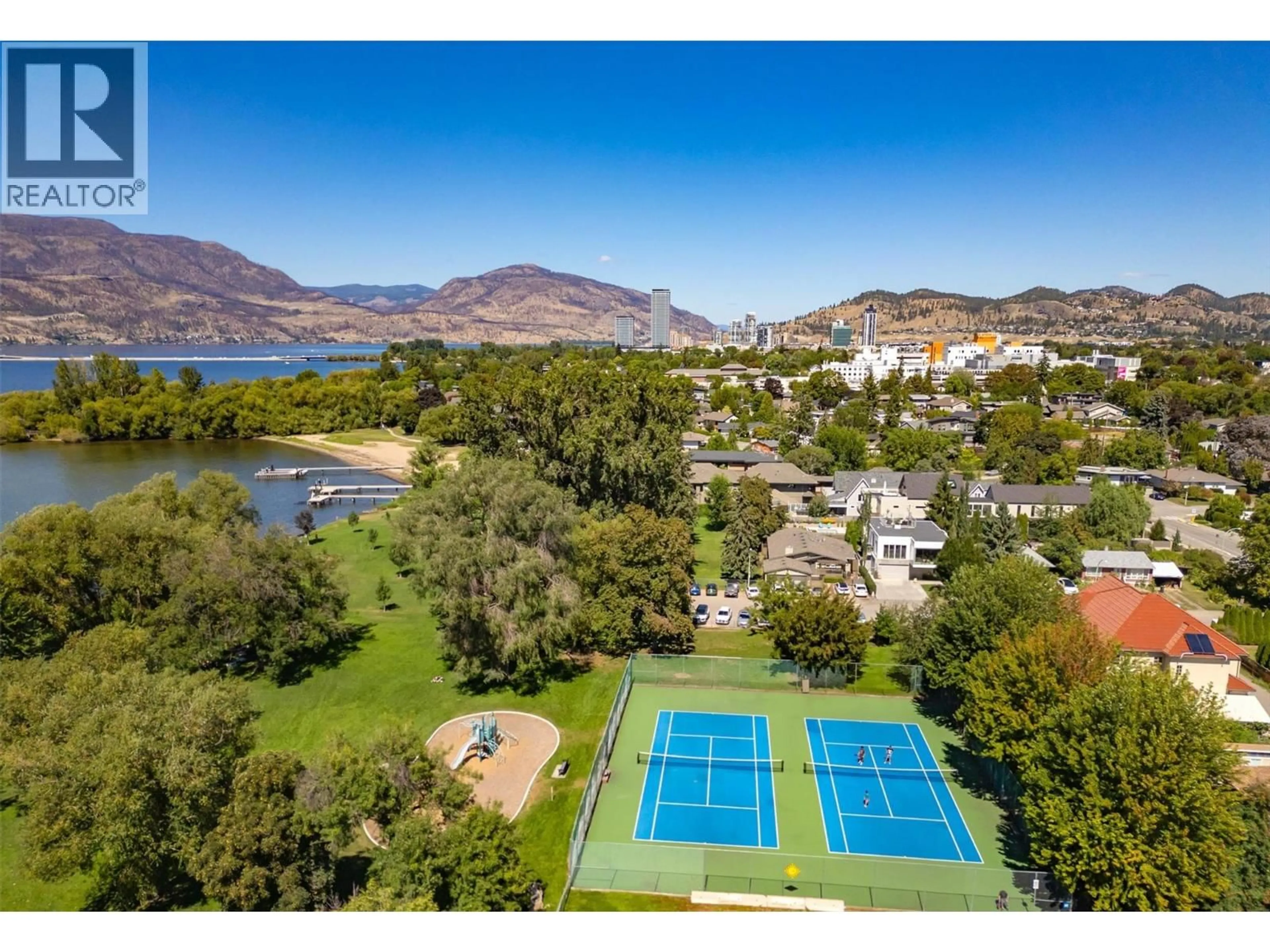 A pic from outside/outdoor area/front of a property/back of a property/a pic from drone, water/lake/river/ocean view for 372 PATTERSON AVENUE, Kelowna British Columbia V1Y5C2