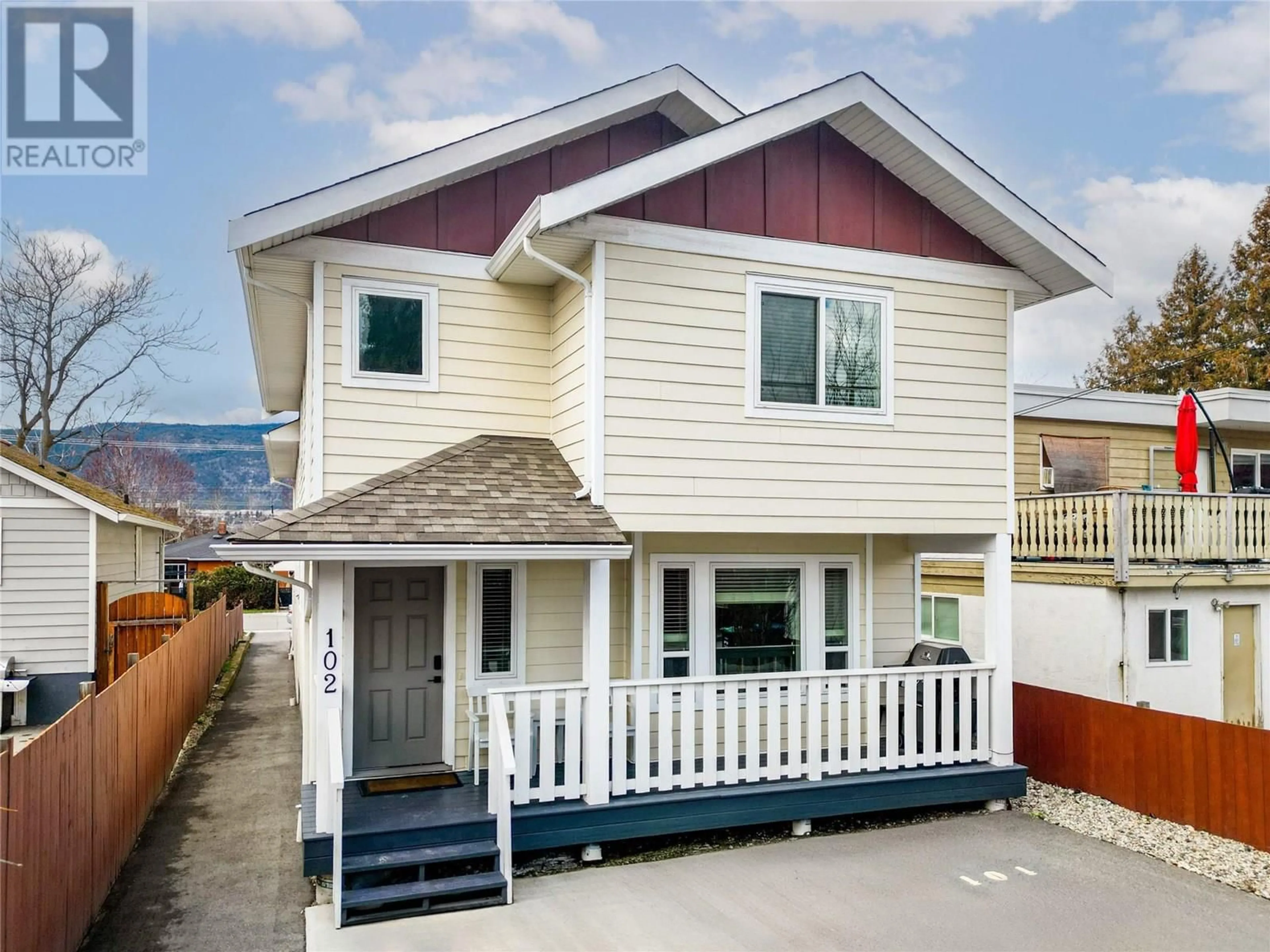 Home with vinyl exterior material, street for 102 - 242 VAN HORNE STREET, Penticton British Columbia V2A4K4