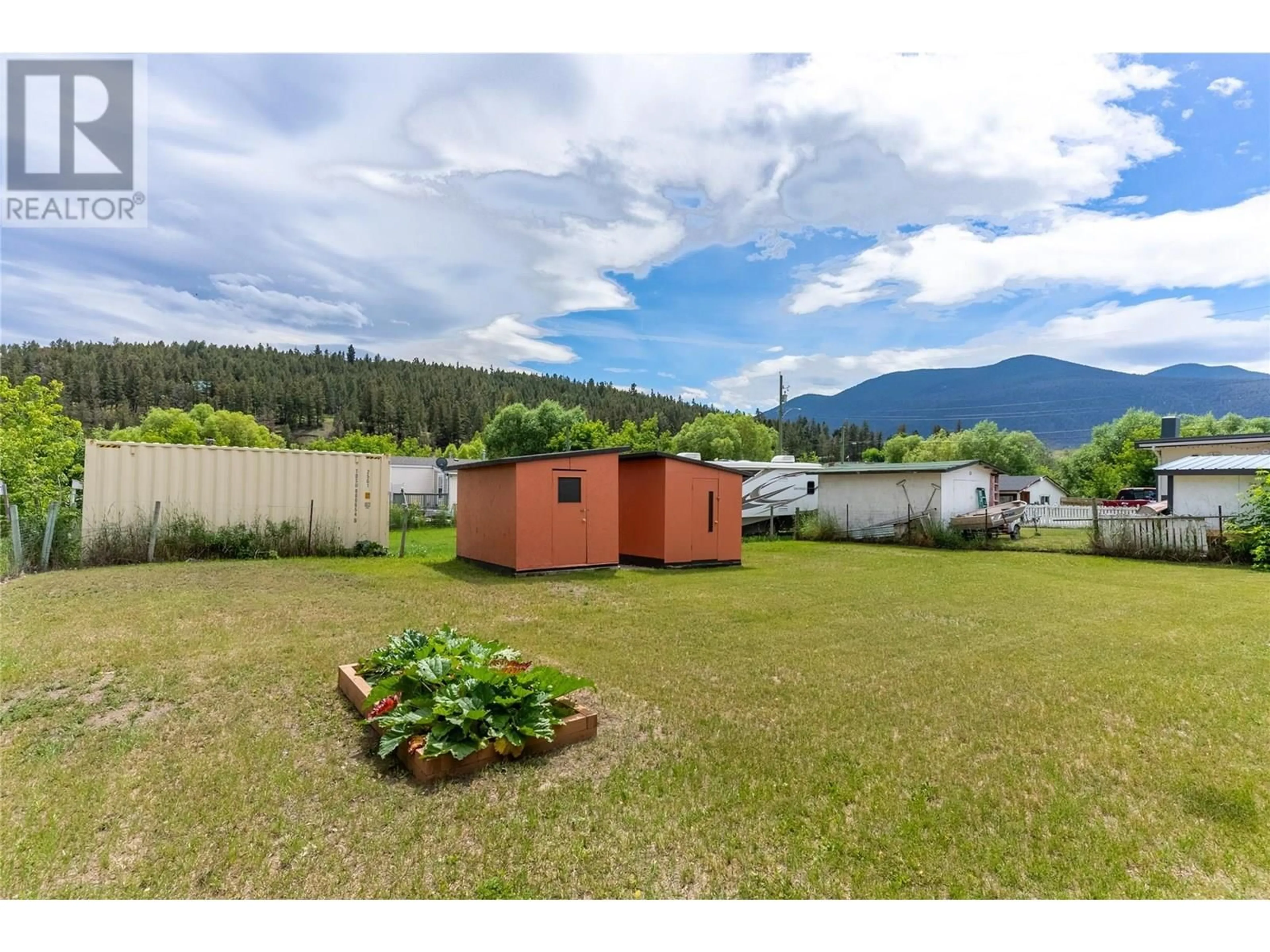 A pic from outside/outdoor area/front of a property/back of a property/a pic from drone, mountain view for 1303 BELL STREET, Clinton British Columbia V0K1K0