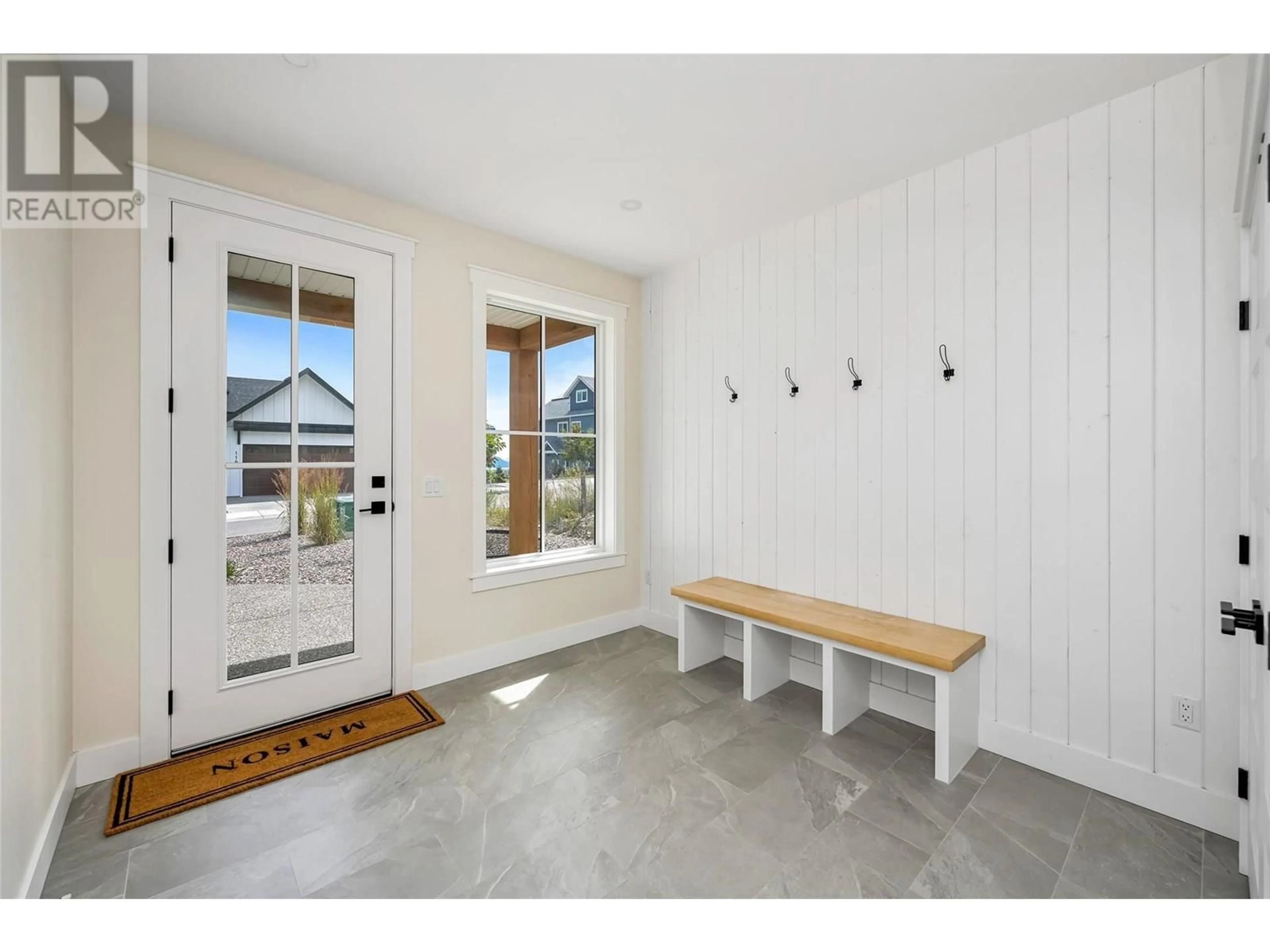 Indoor entryway for 109 WHITEFISH ROAD, Vernon British Columbia V1B3M5