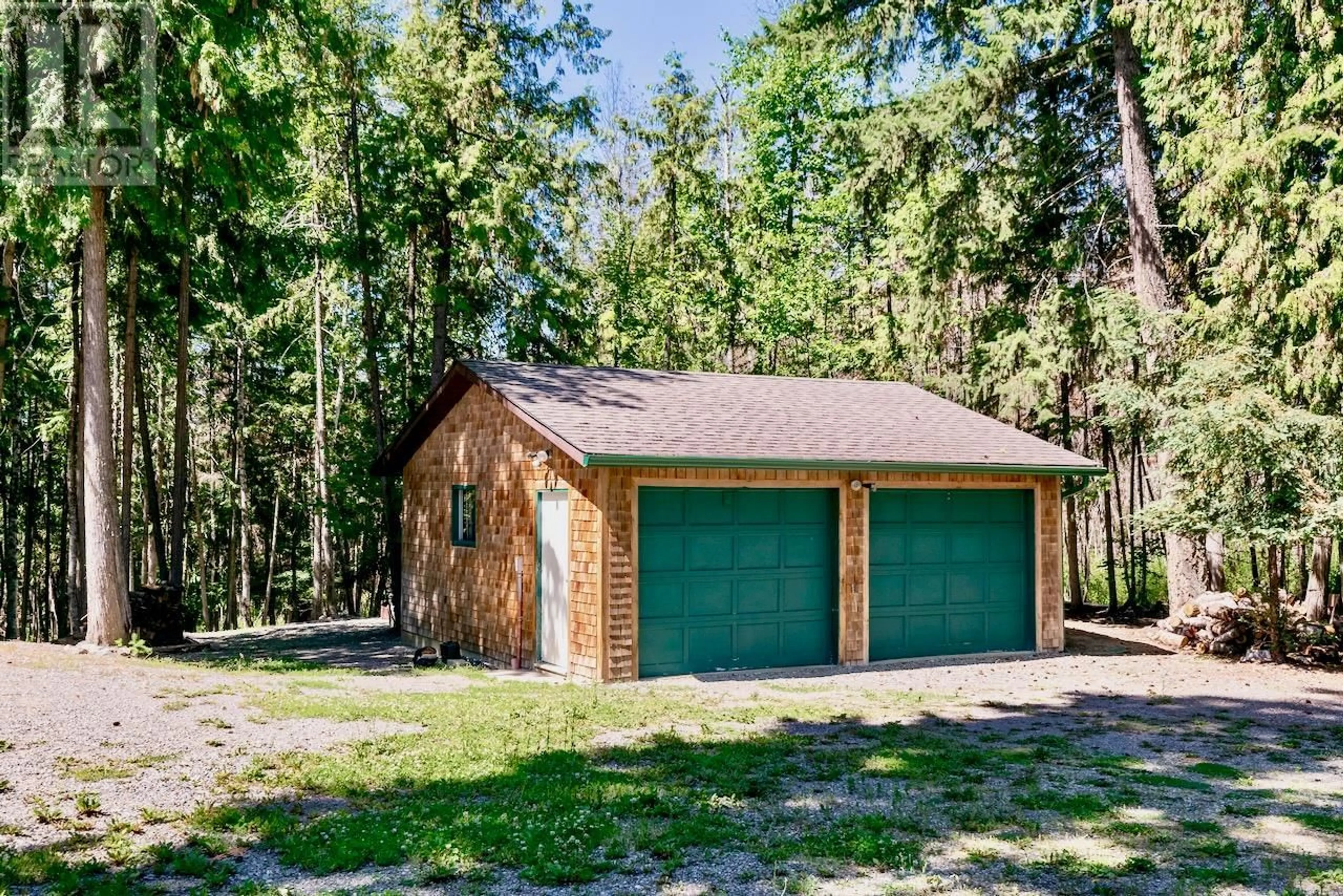 Indoor garage for 5244 MEADOW CREEK ROAD, Celista British Columbia V0E1M6