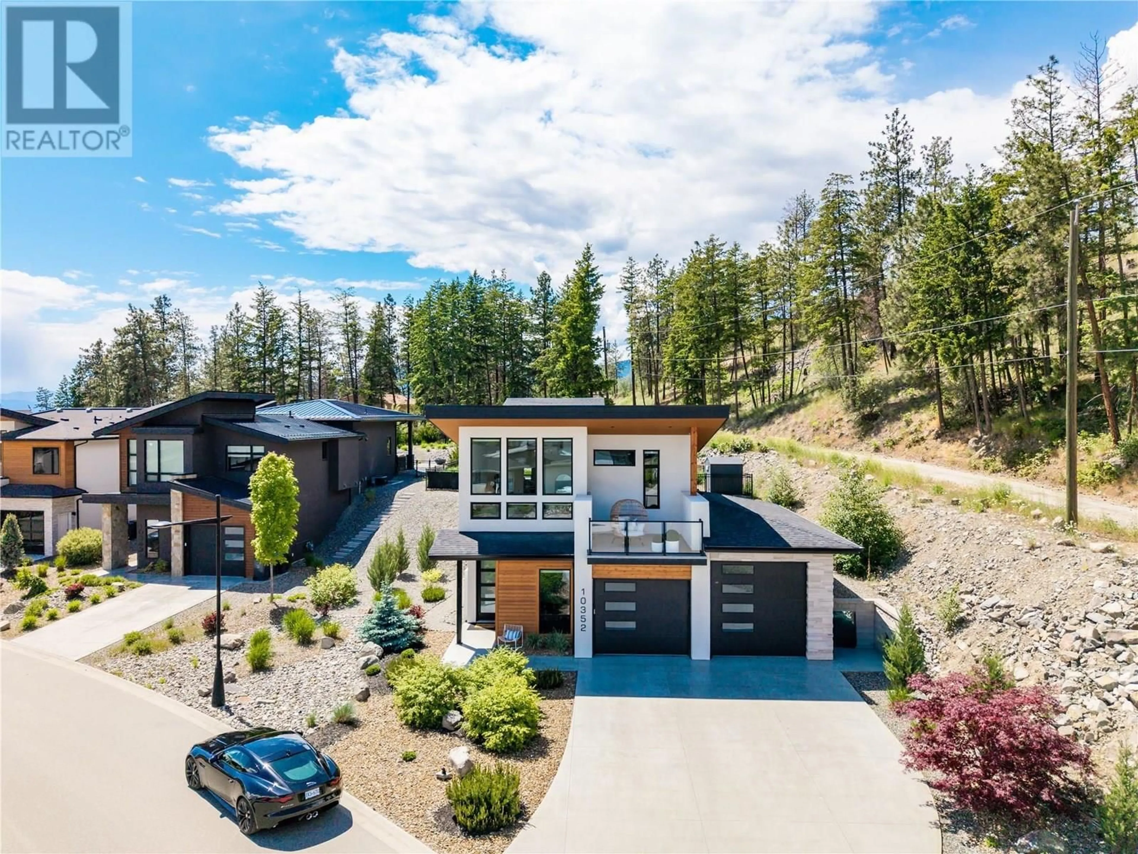 A pic from outside/outdoor area/front of a property/back of a property/a pic from drone, mountain view for 10352 LONG ROAD, Lake Country British Columbia V4V0A9