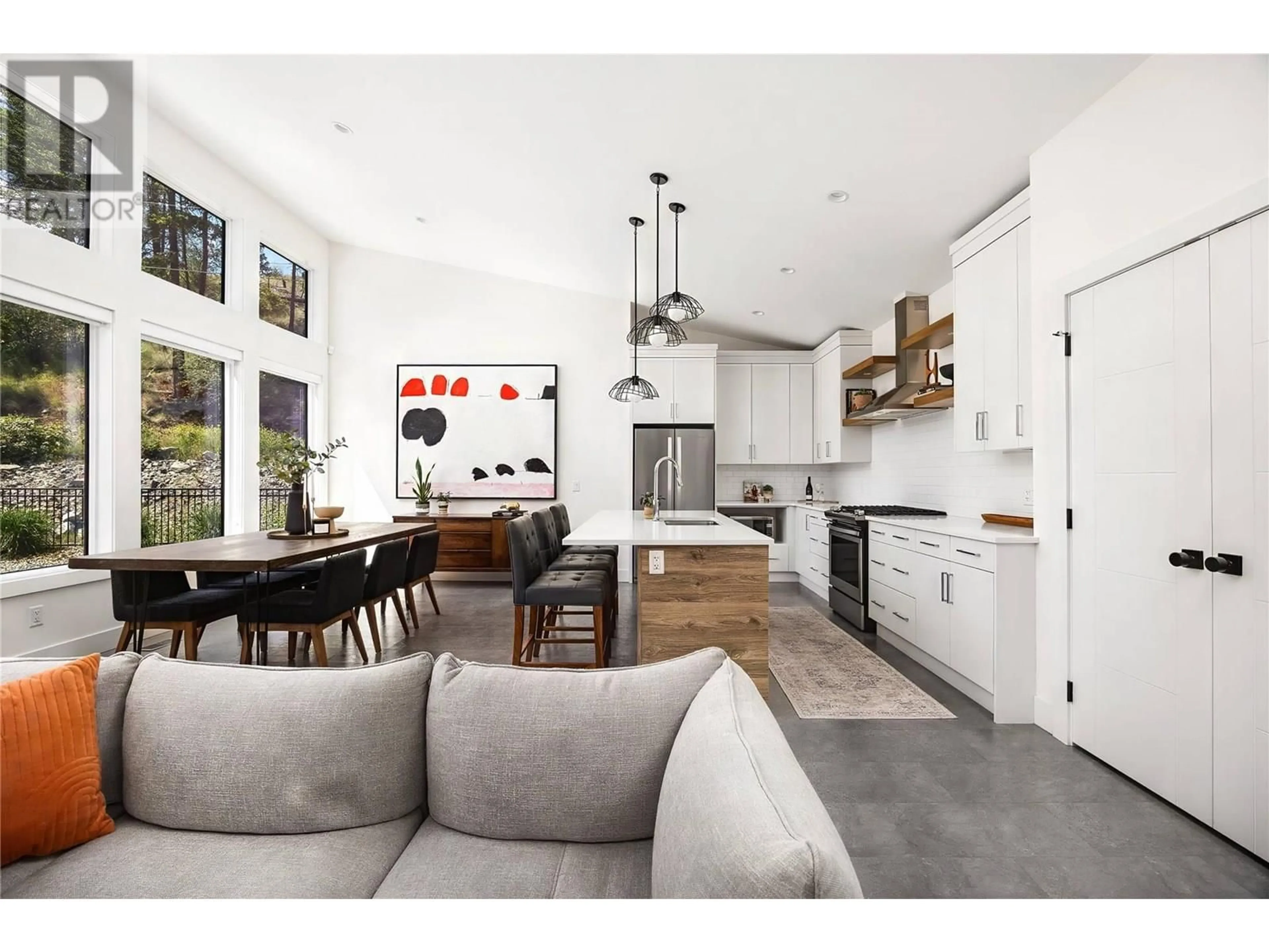 Open concept kitchen, ceramic/tile floor for 10352 LONG ROAD, Lake Country British Columbia V4V0A9