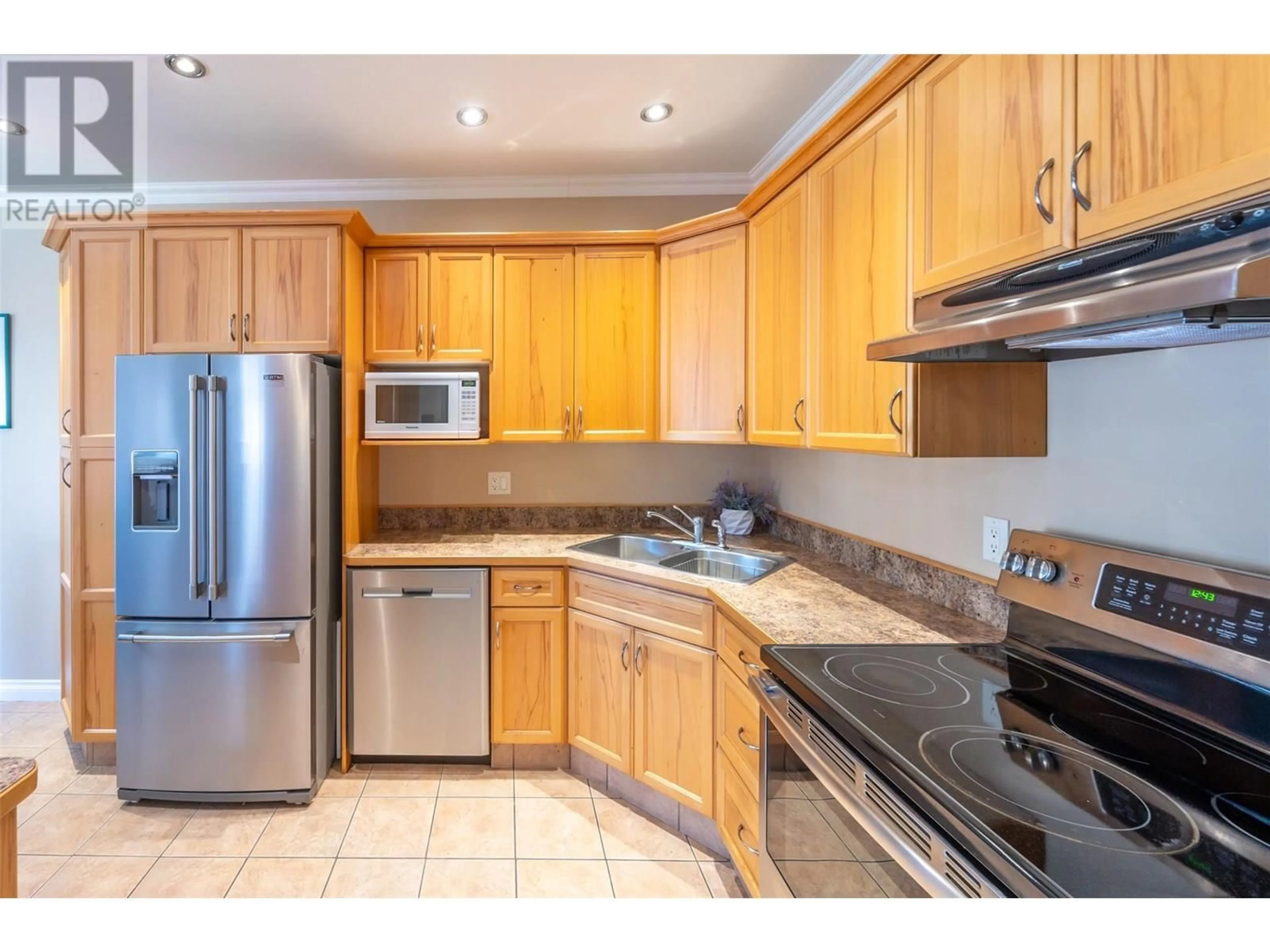 Standard kitchen, unknown for 103 - 144 POWER STREET, Penticton British Columbia V2A5W9