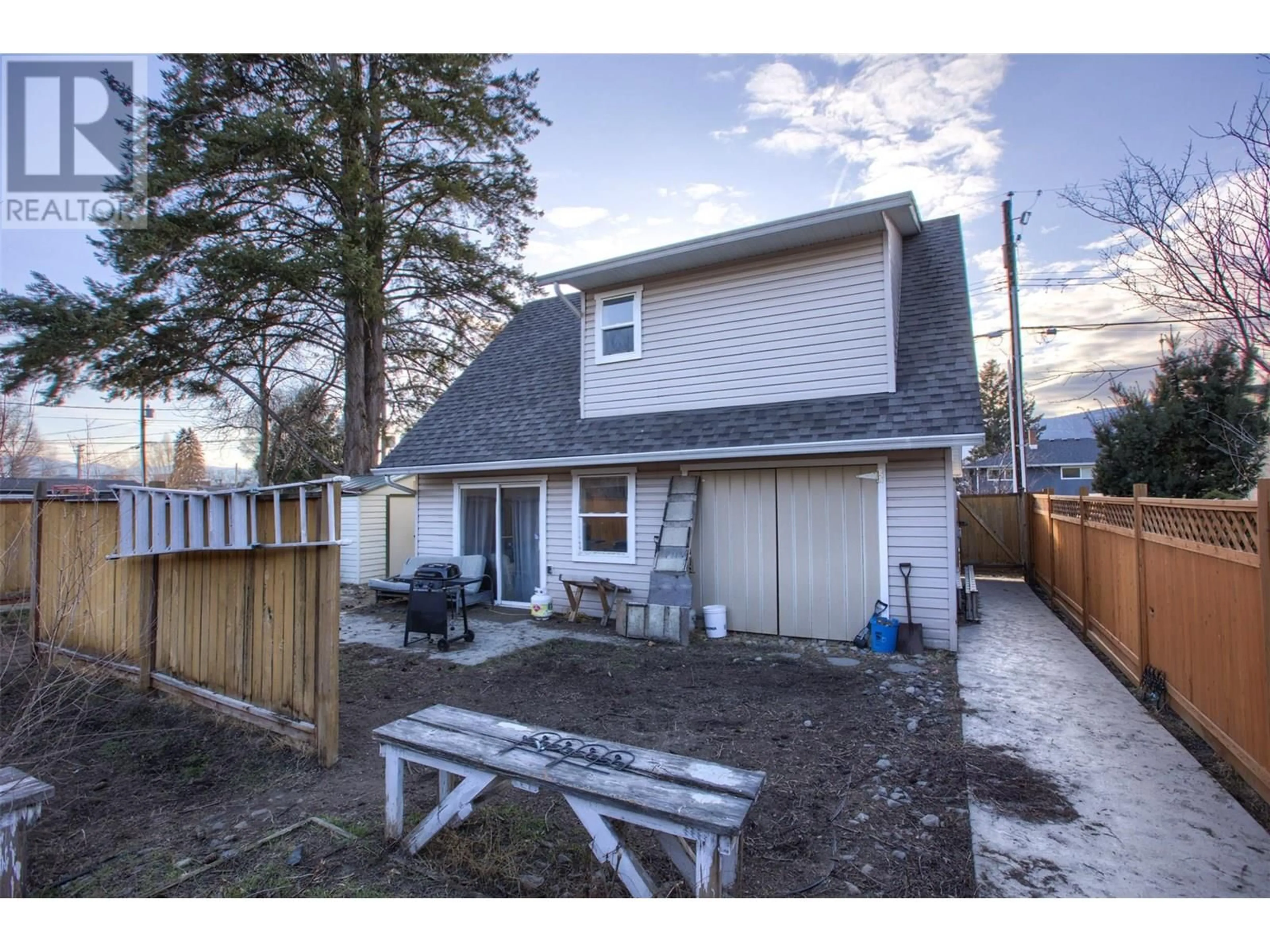 Unknown for 842 WALROD STREET, Kelowna British Columbia V1Y2S3