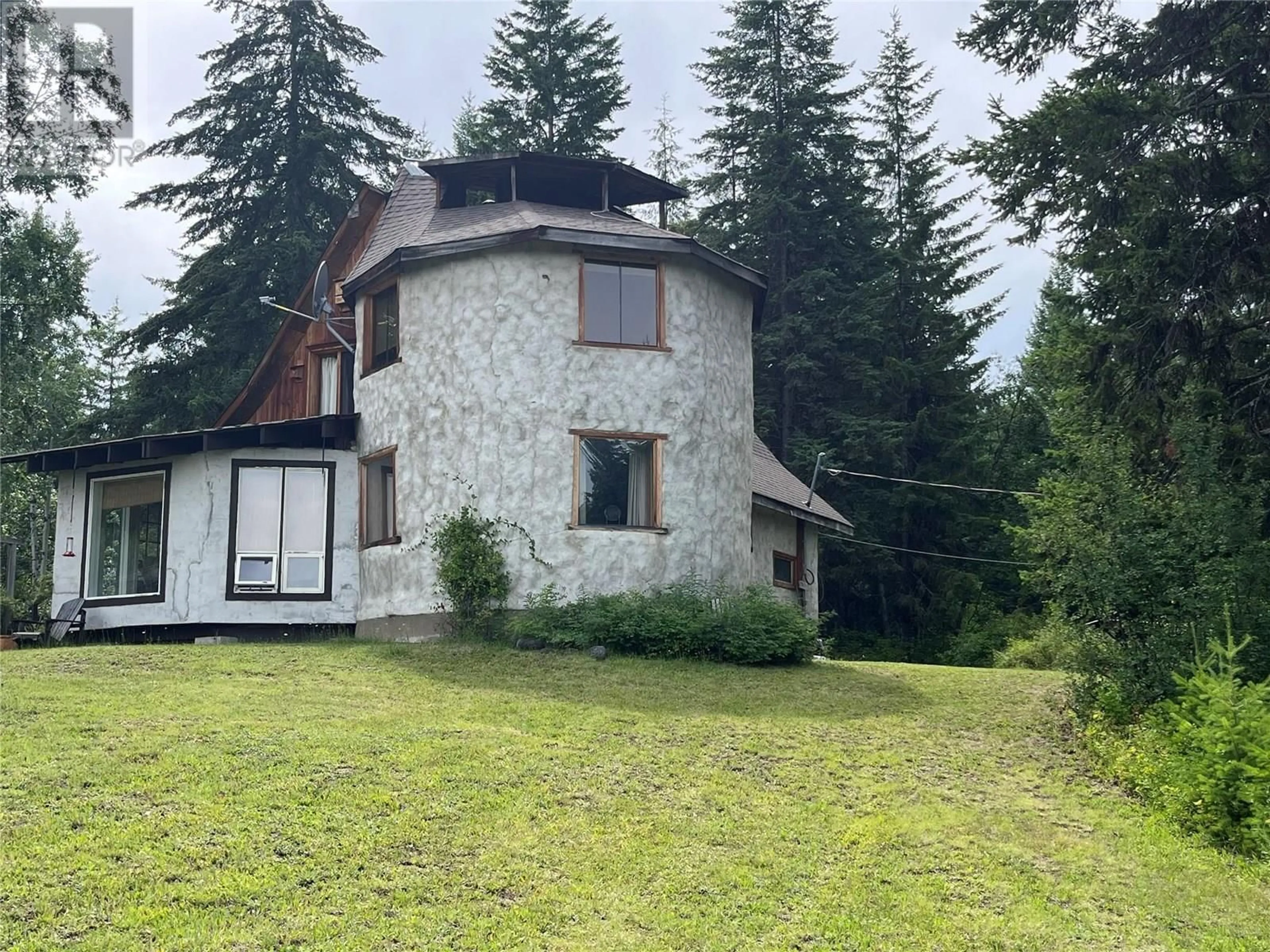A pic from outside/outdoor area/front of a property/back of a property/a pic from drone, mountain view for 3873 MCNAB ROAD, Clearwater British Columbia V0E2C0