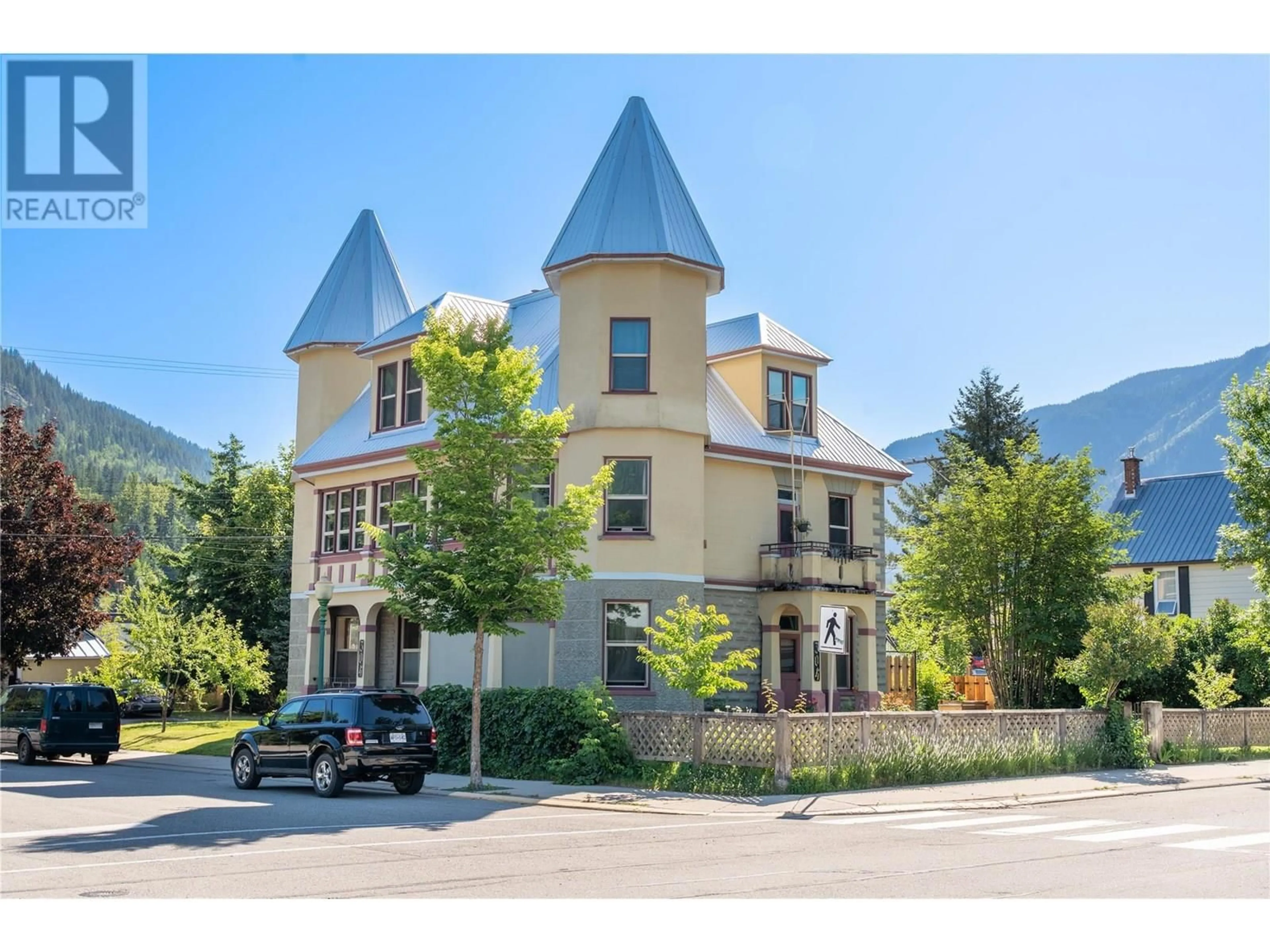 Unknown for 304 SECOND STREET EAST, Revelstoke British Columbia V0E2S0