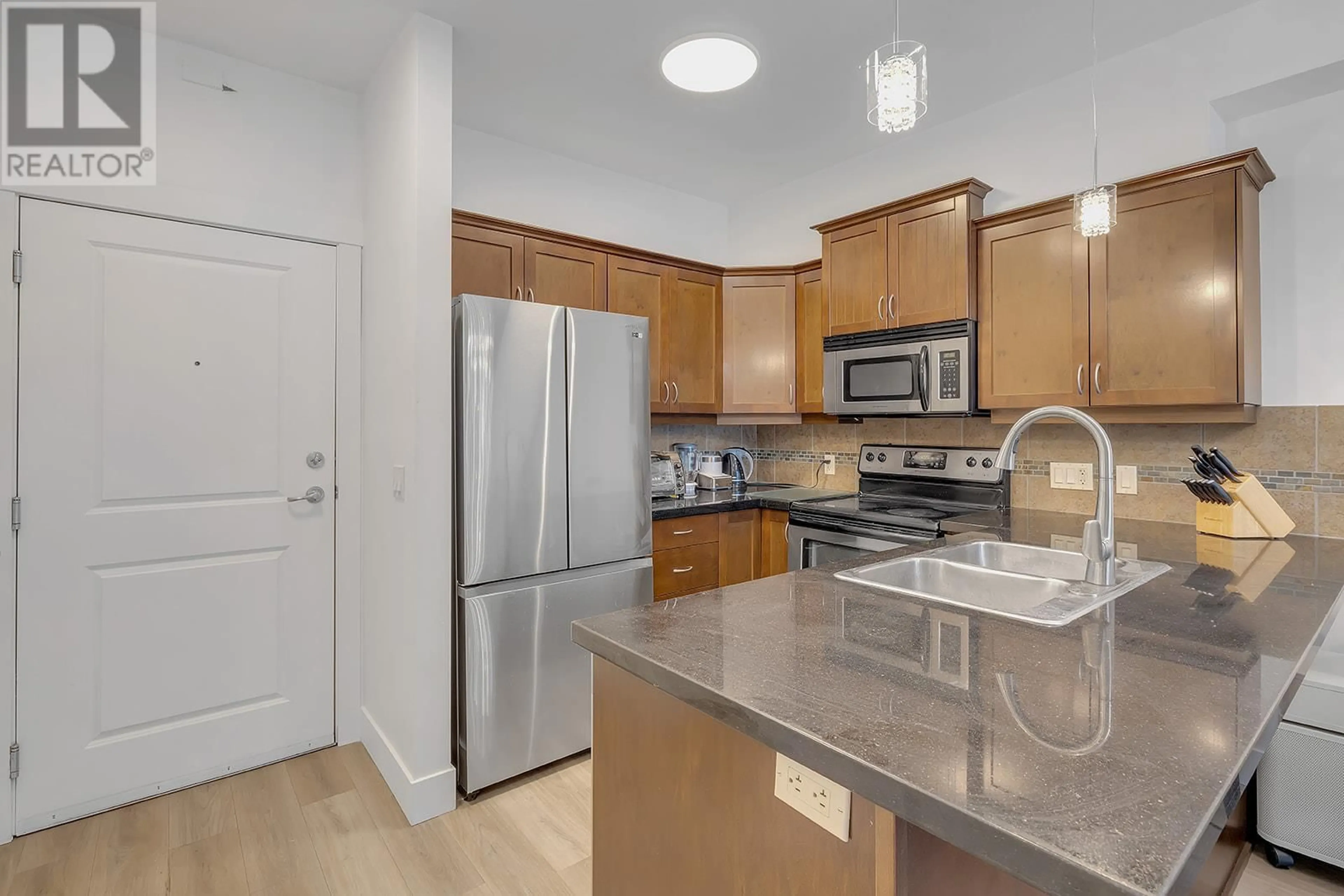 Standard kitchen, unknown for 102 - 3533 CARRINGTON ROAD, West Kelowna British Columbia V4T2Z9