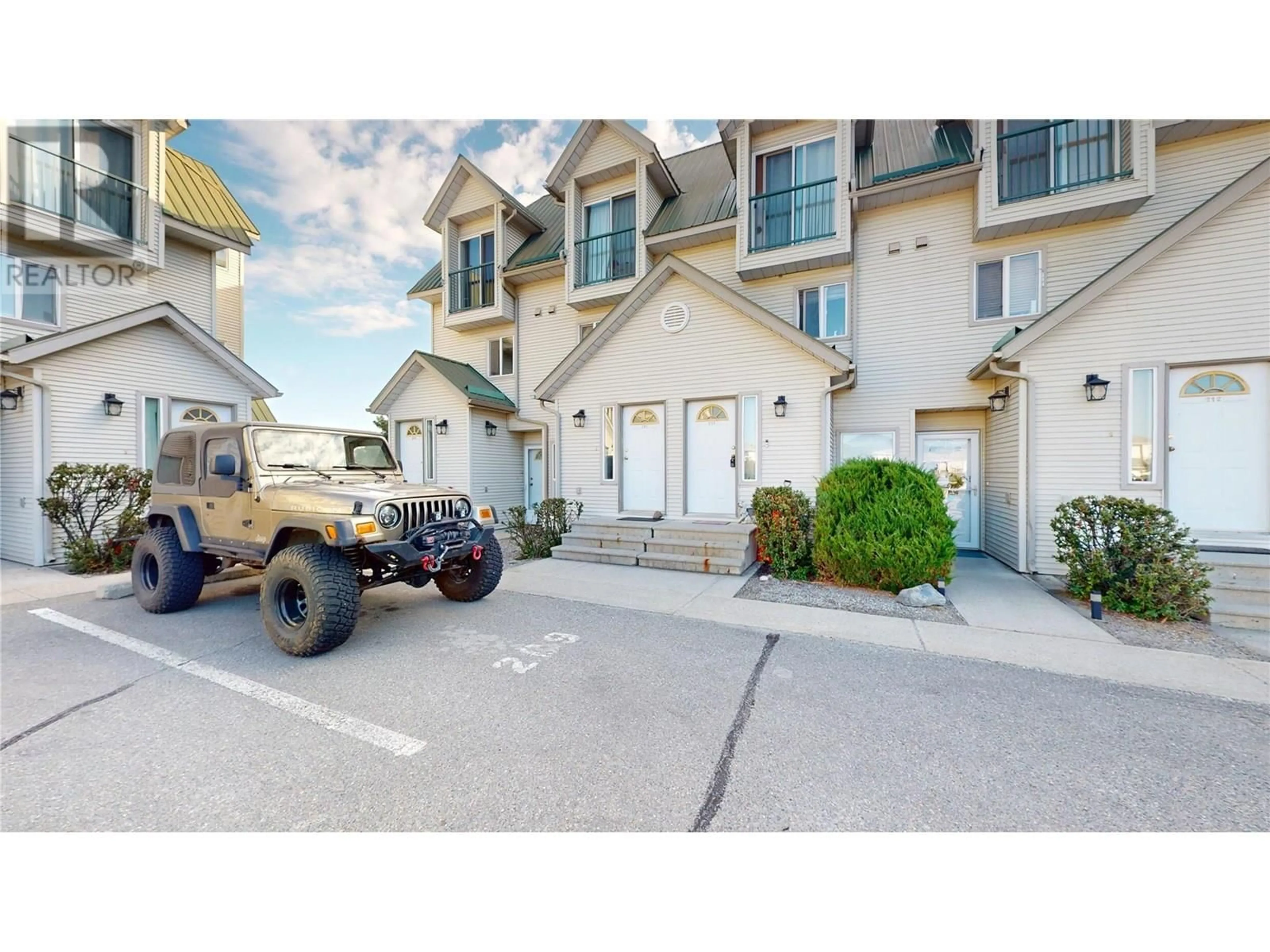 A pic from outside/outdoor area/front of a property/back of a property/a pic from drone, street for 211 - 1004 23RD AVENUE NORTH, Cranbrook British Columbia V1C6P9