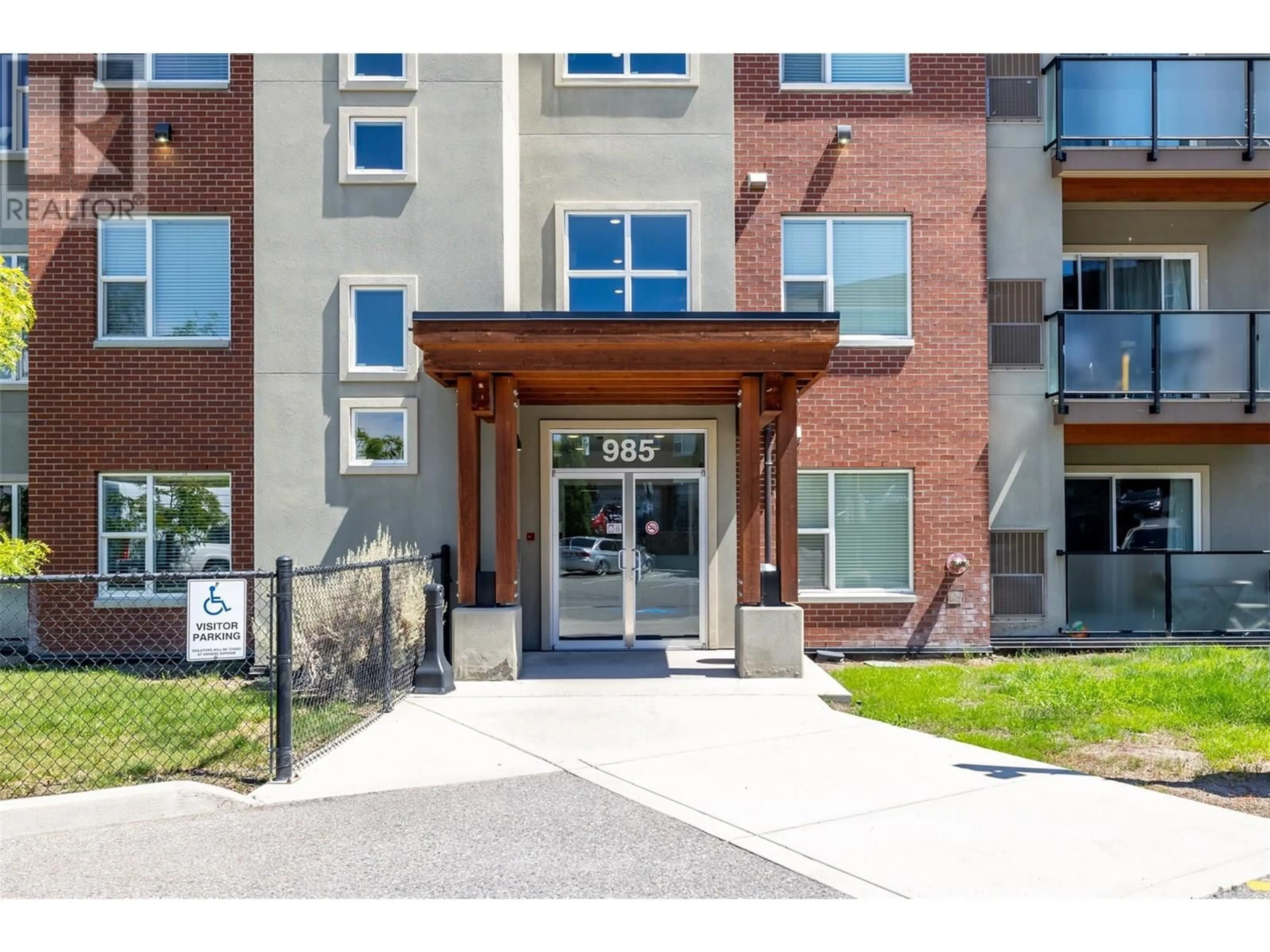 Indoor entryway for 104 - 985 ACADEMY WAY, Kelowna British Columbia V1V3C8
