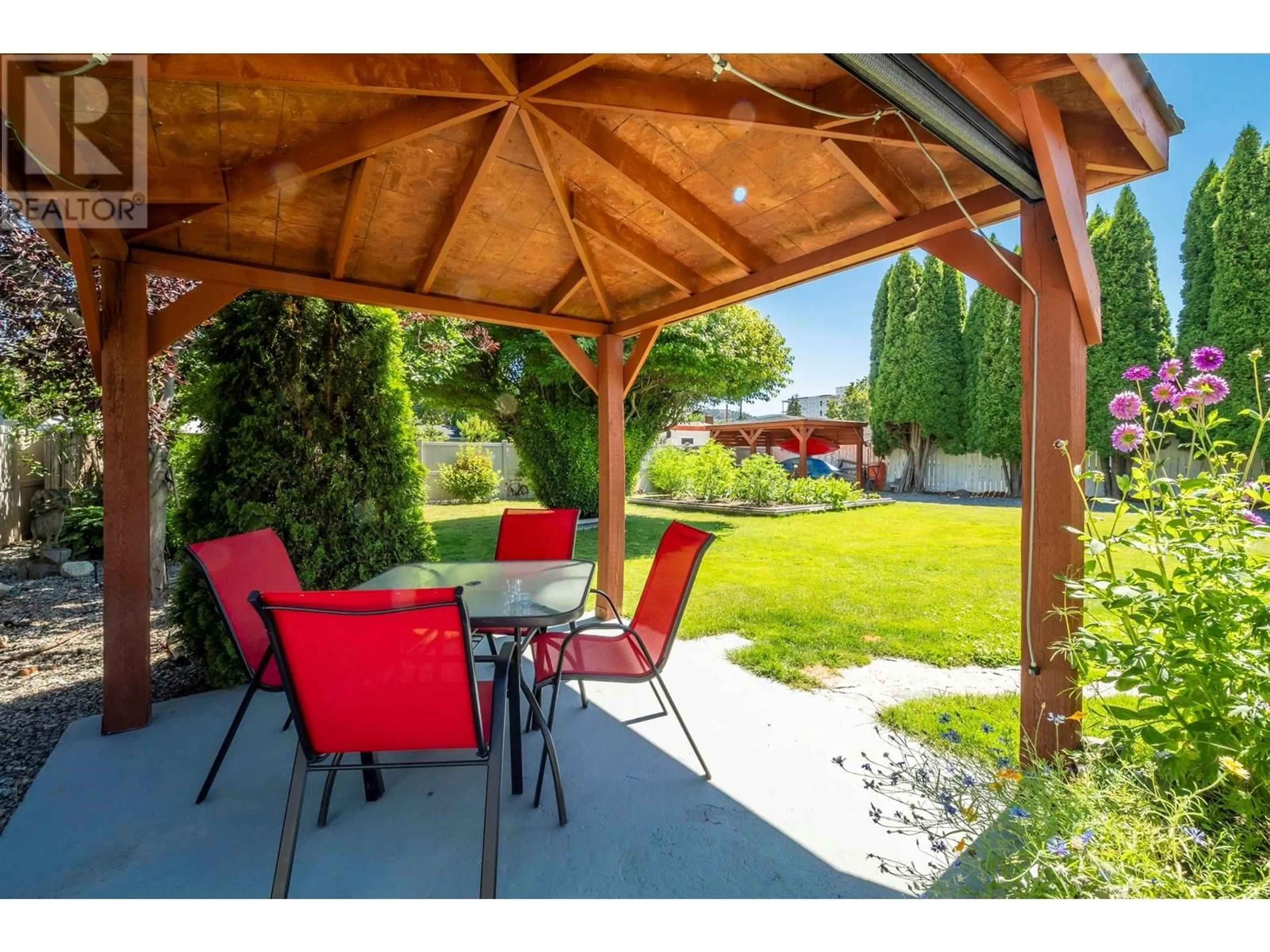 Patio, street for 615 TARTAN ROAD, Kelowna British Columbia V1X3L2