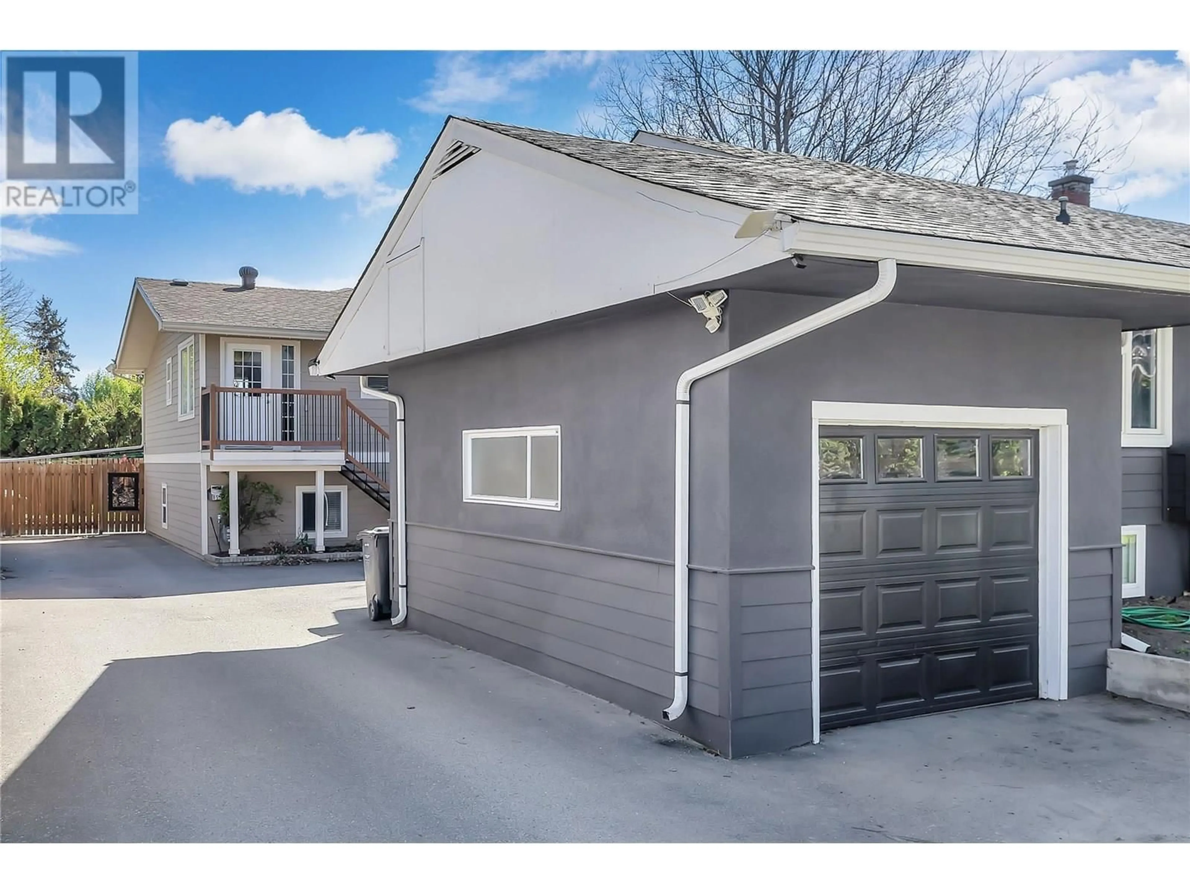 Indoor garage for 855 SAUCIER AVENUE, Kelowna British Columbia V1Y6A4