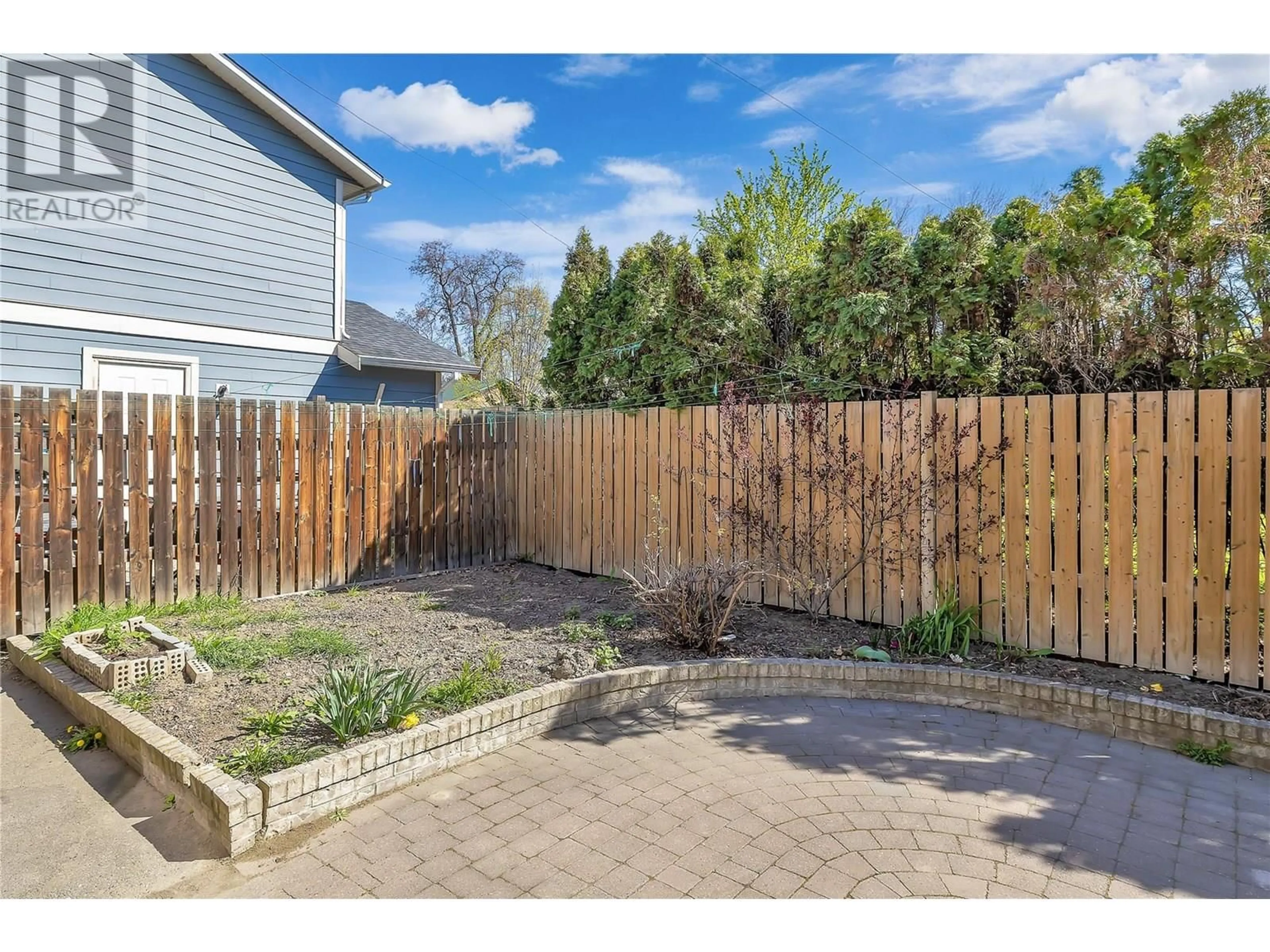 Patio, street for 855 SAUCIER AVENUE, Kelowna British Columbia V1Y6A4