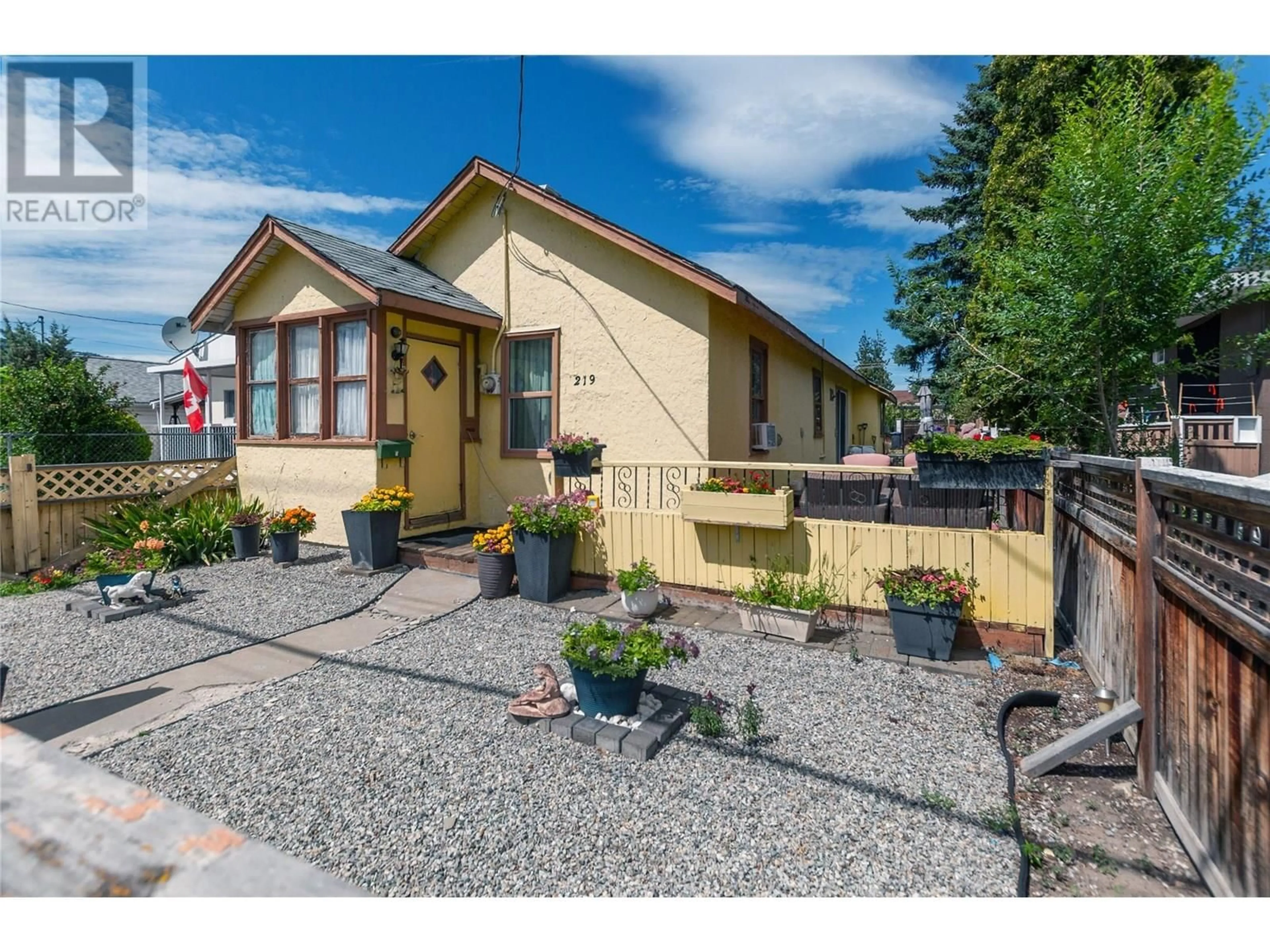 A pic from outside/outdoor area/front of a property/back of a property/a pic from drone, street for 219 HASTINGS AVENUE, Penticton British Columbia V2A2V5