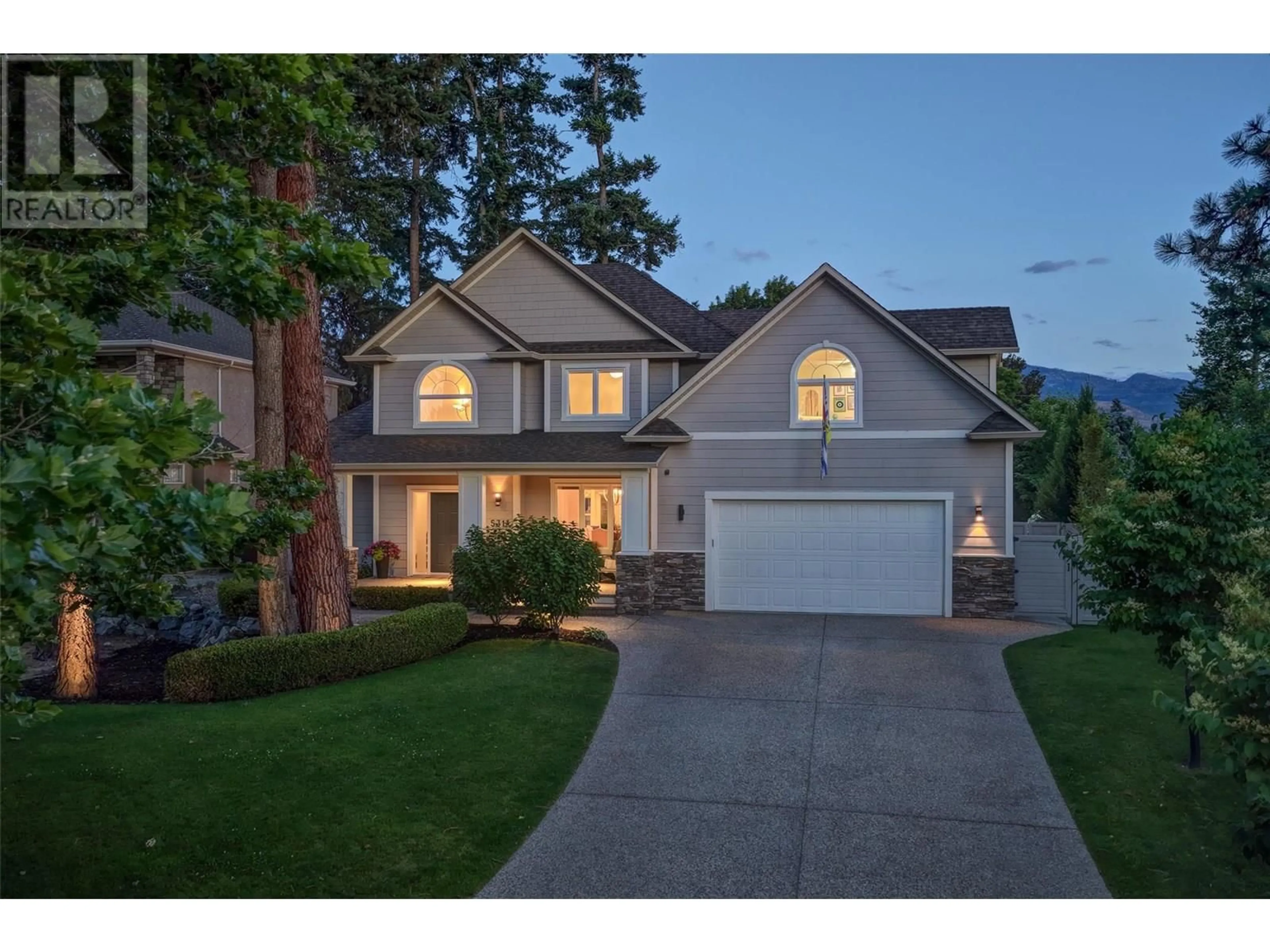 Home with vinyl exterior material, street for 531 METCALFE AVENUE, Kelowna British Columbia V1W4V7
