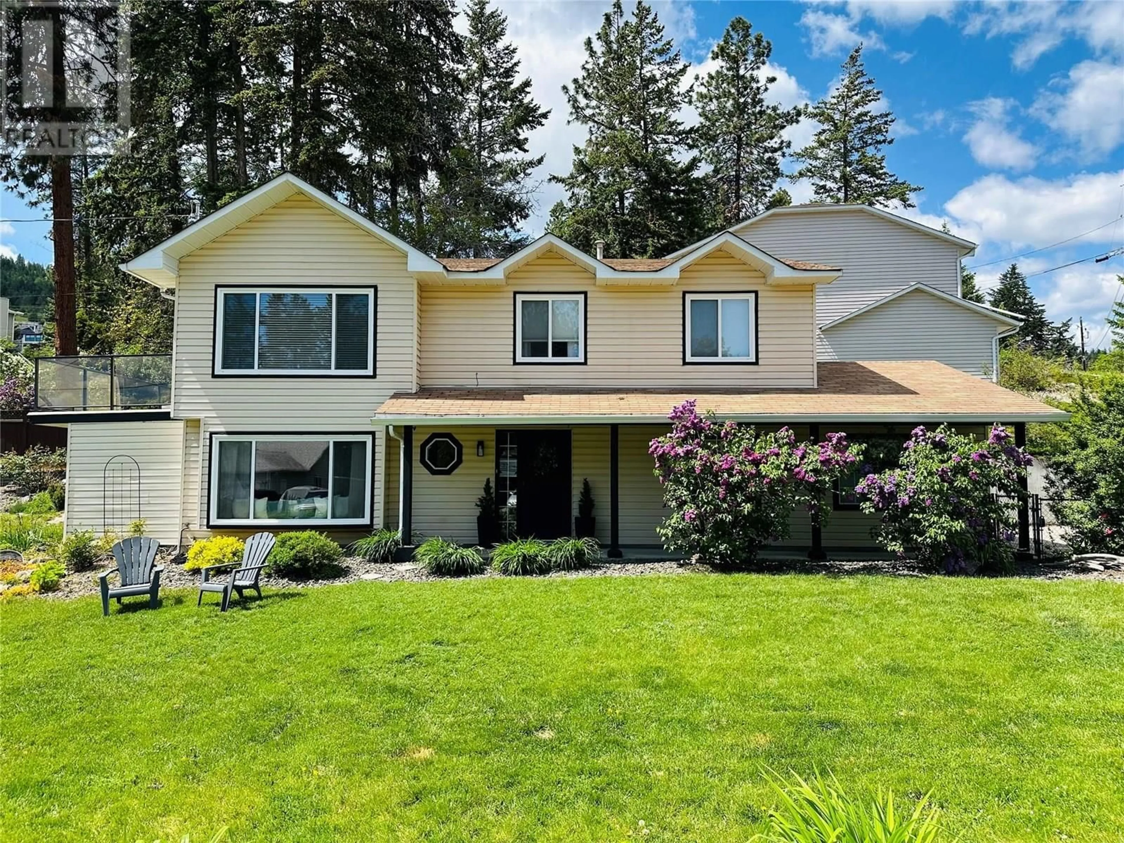 Home with vinyl exterior material, unknown for 3101 COUNTRY PINES WAY, West Kelowna British Columbia V4T1C2
