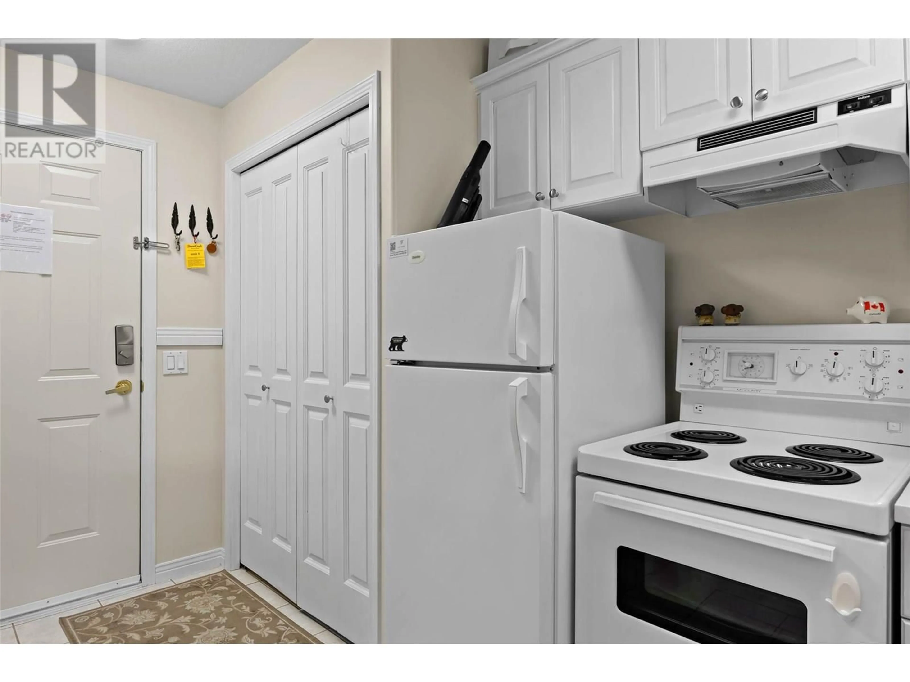 Standard kitchen, unknown for 8 - 3320 VILLAGE PLACE, Kamloops British Columbia V0E5N0